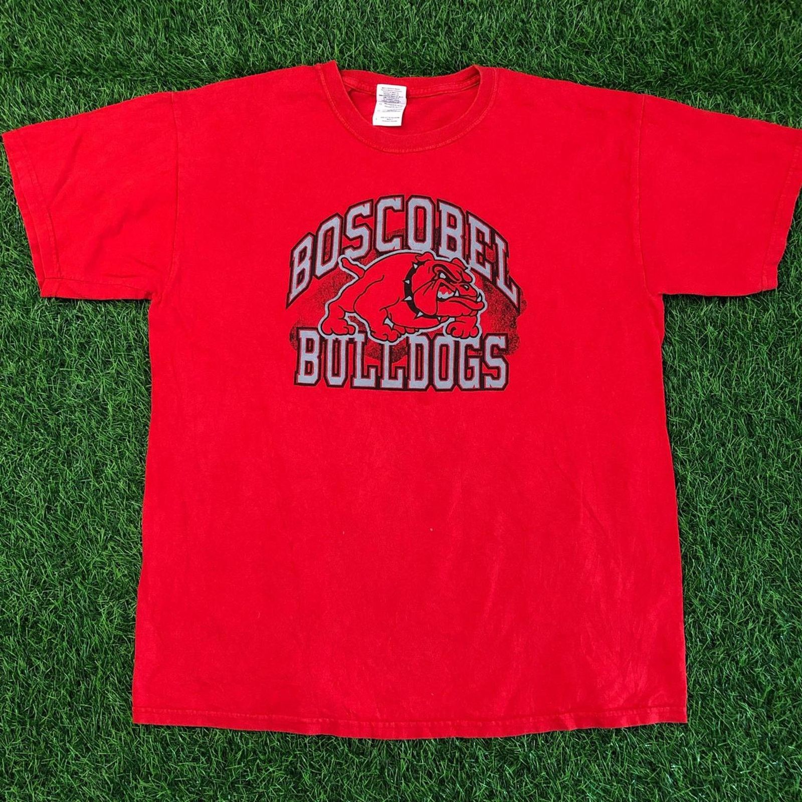 Gildan Men's Red Boscobel Bulldogs Graphic Tee Size US L / EU 52-54 / 3 - 1 Thumbnail