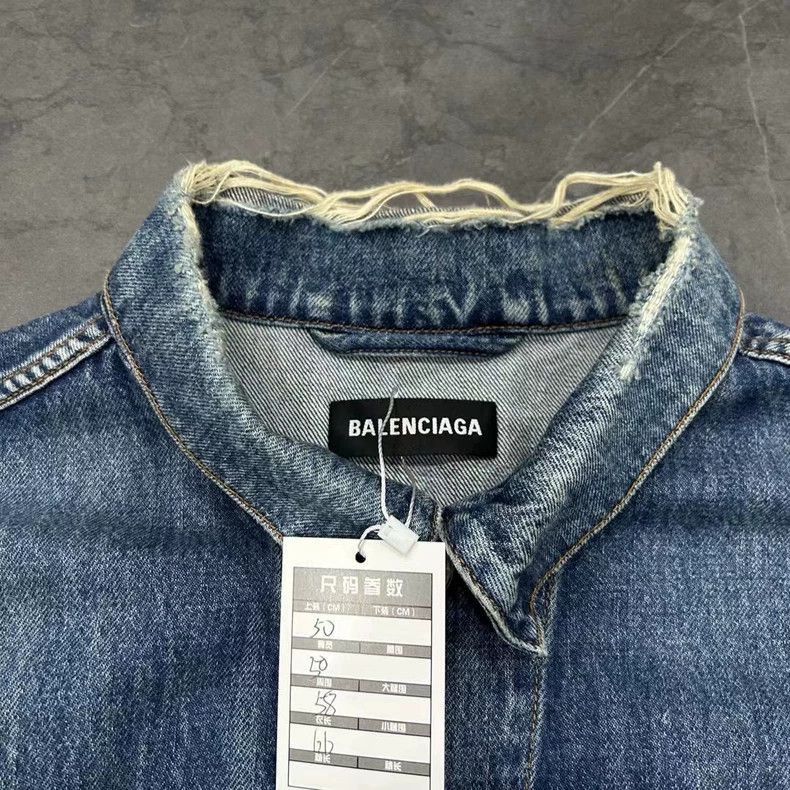 Balenciaga balenciaga distressed denim jacket with logo Size US L / EU 52-54 / 3 - 3 Thumbnail