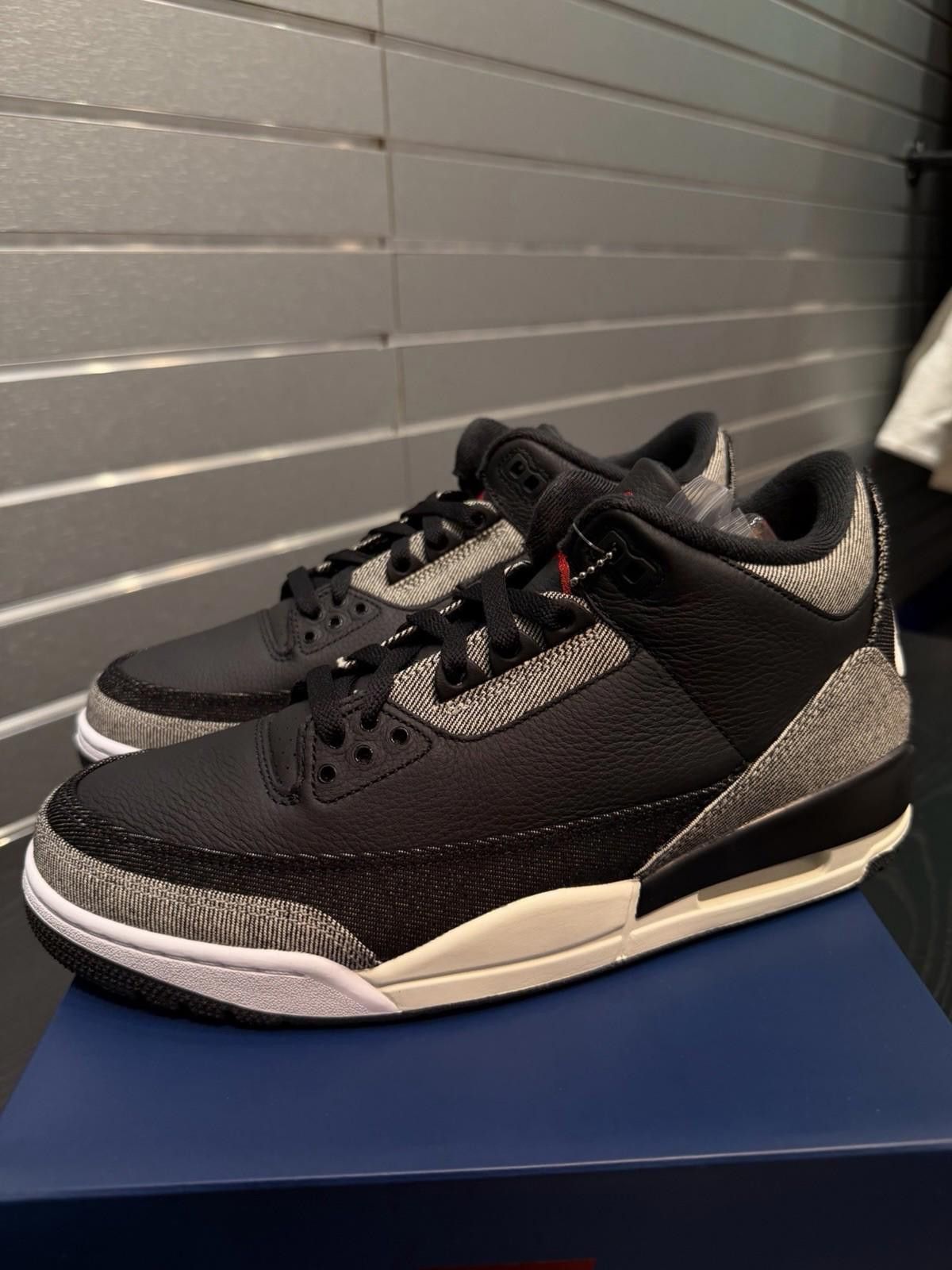 Jordan Brand Nike Air Jordan 3 Retro Levi’s Black IR0914-400 Men’s(9.5) Size US 9.5 / EU 42-43 - 9 Thumbnail