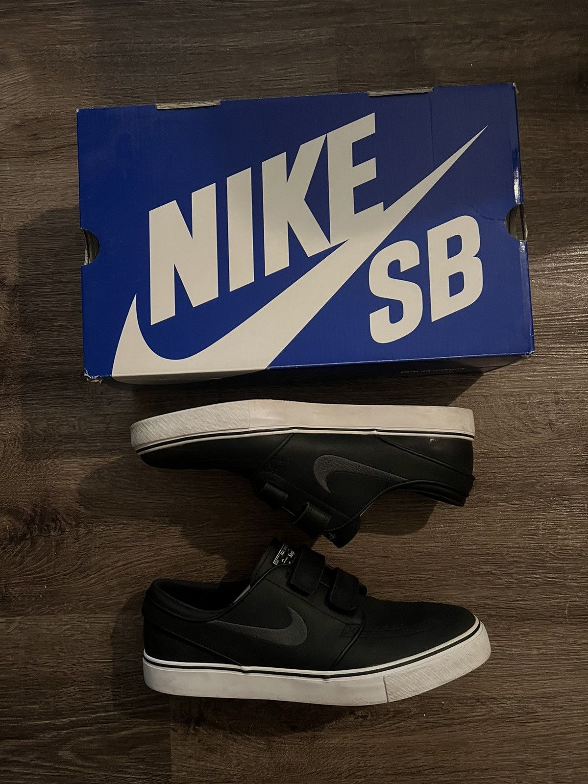 Nike Nike SB Velcro Janoski Quickstrike Size US 9 / EU 42 - 2 Thumbnail