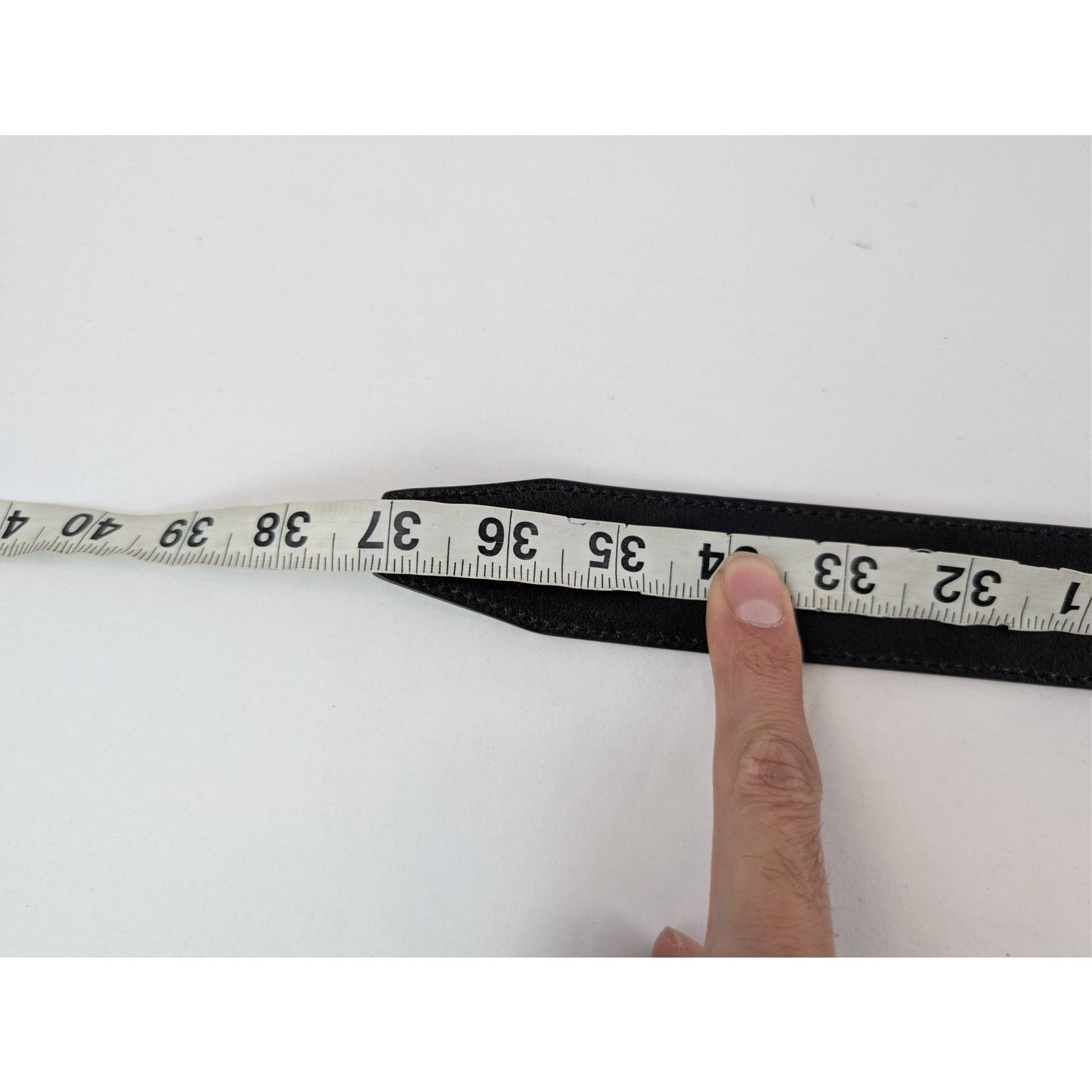 Balenciaga o1rshd1 Q:2 / Size: 85 / Vegetal Calf Half Moon Belt Black Size 34 - 14 Thumbnail