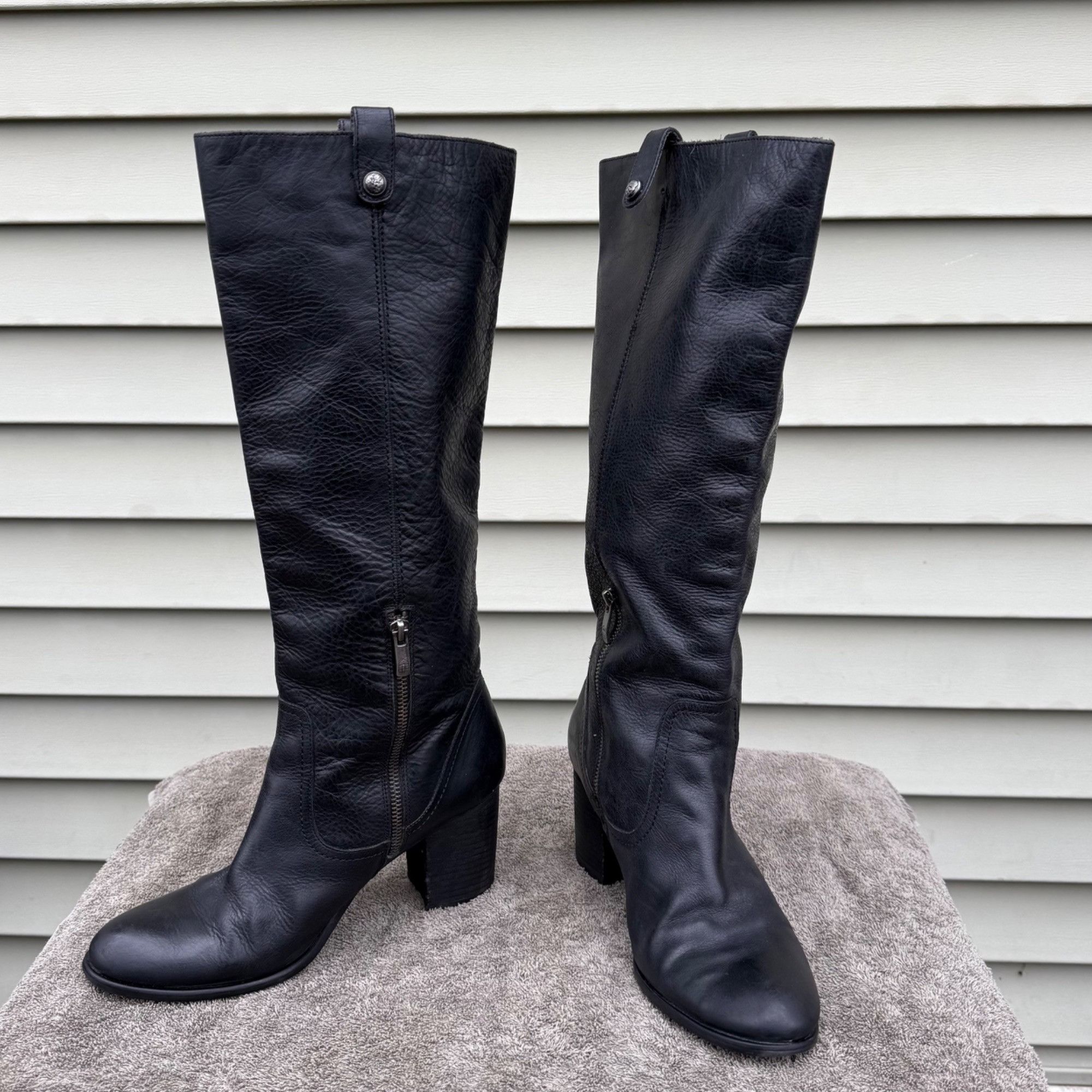 Vince Camuto Vince Camuto Black Leather Boots - Calf Zipper - 9.5B Size US 9.5 / IT 39.5 - 1 Thumbnail