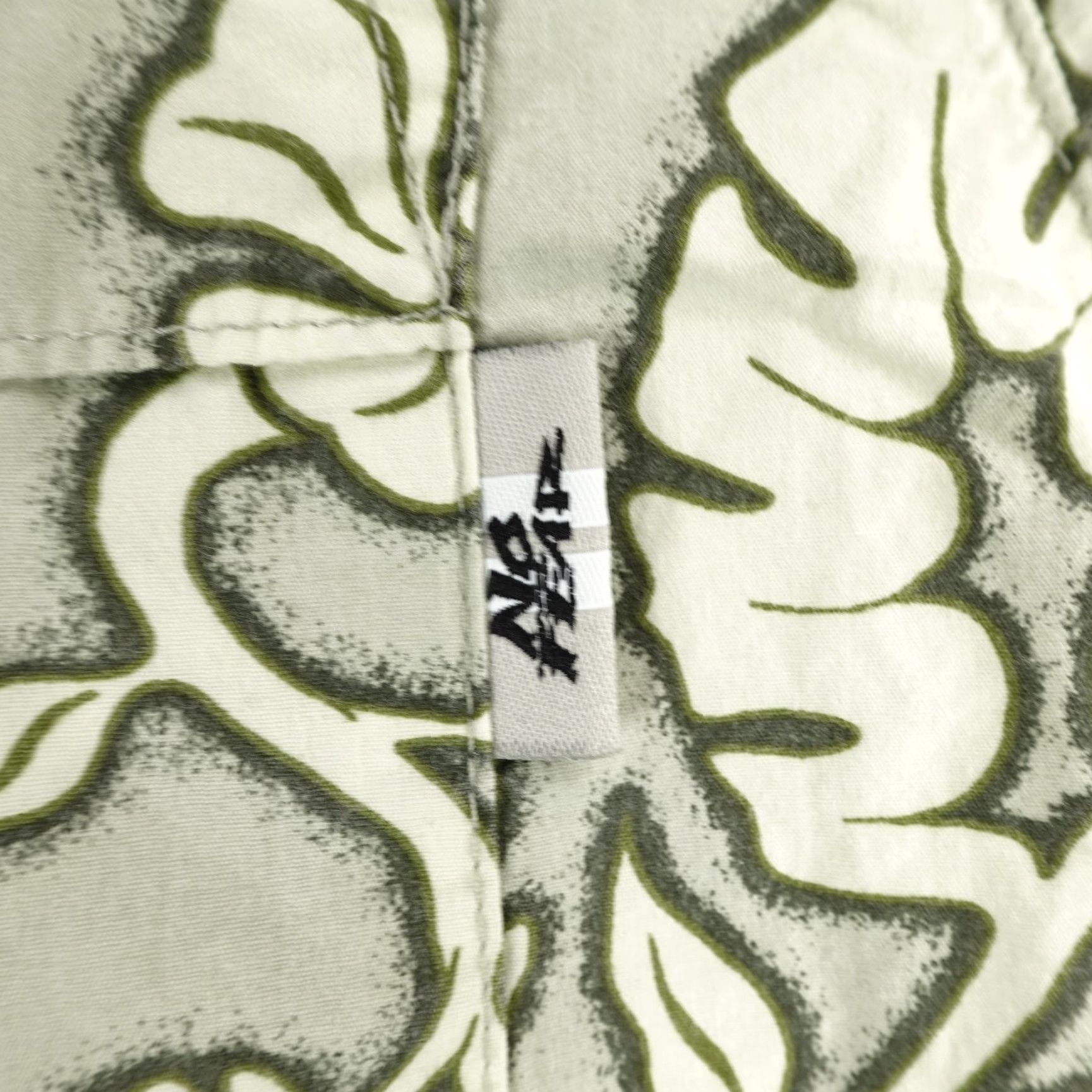 No Fear Vintage No Fear Shirt Mens Small Green Hawaiian Button Up Floral Surfer 90s USA Size US S / EU 44-46 / 1 - 4 Thumbnail