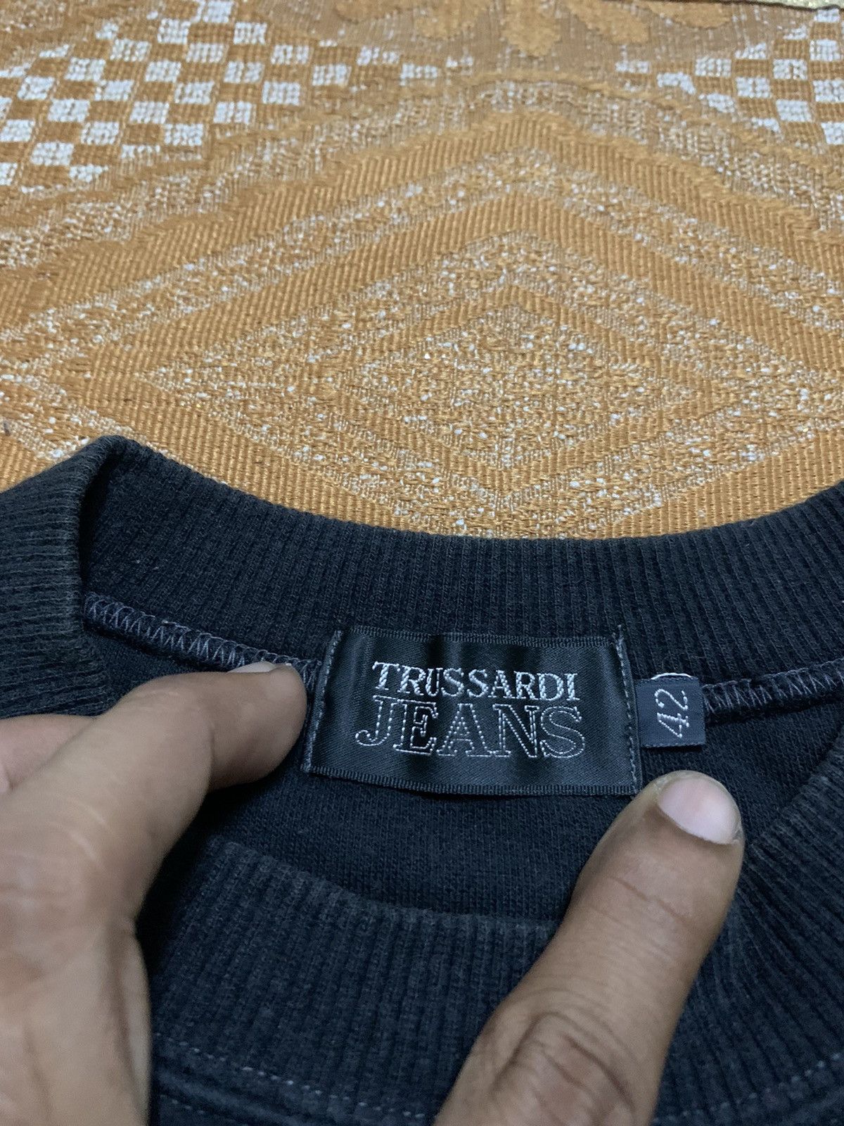 Japanese Brand × Trussardi × Vintage 90s TRUSSARDI JEANS SWEATSHIRT FADED Size US XL / EU 56 / 4 - 9 Thumbnail