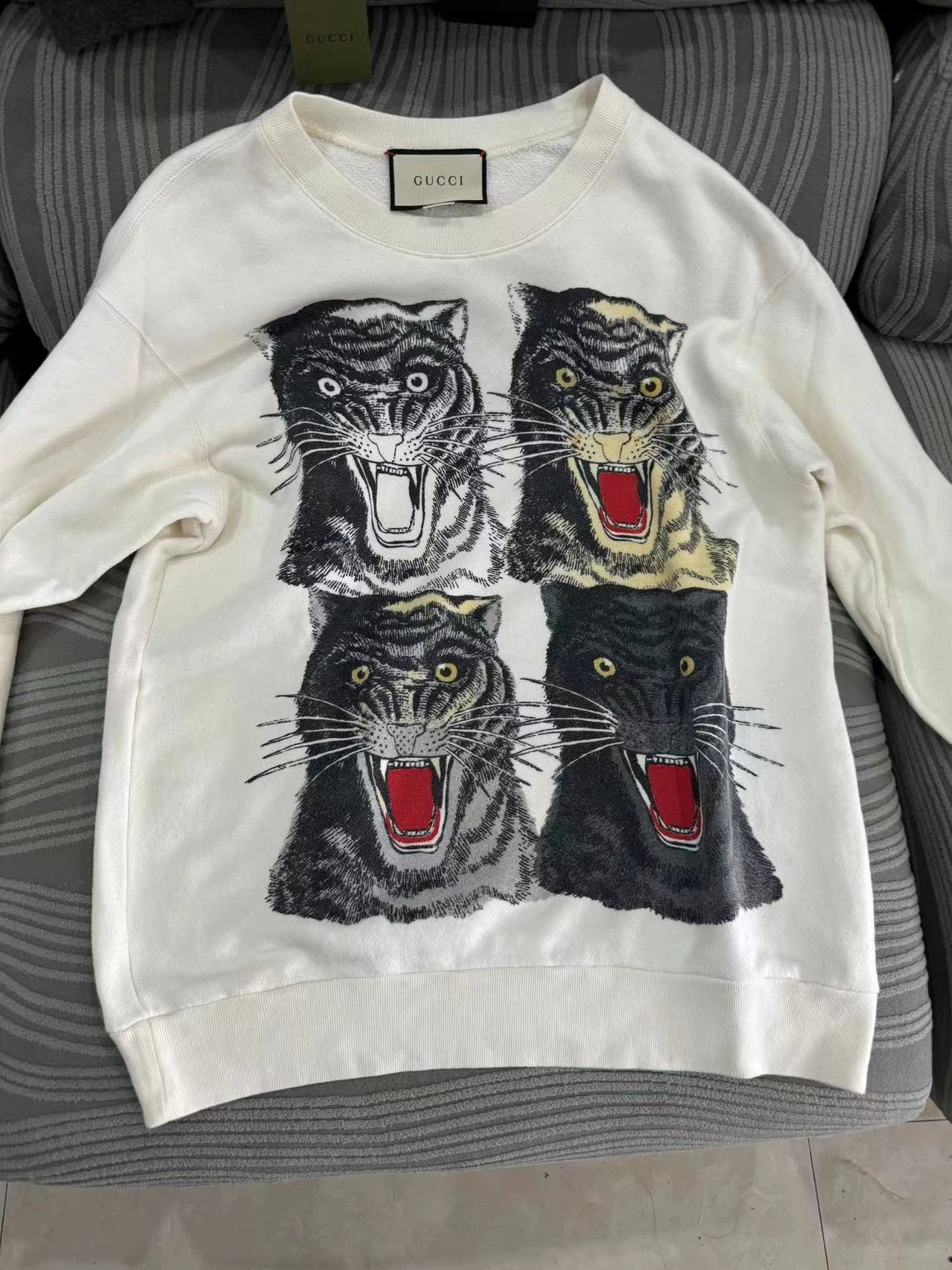 Gucci Gucci Double-Sided Graphic Authentic Sweatshirt Size S / US 4 / IT 40 - 1 Thumbnail