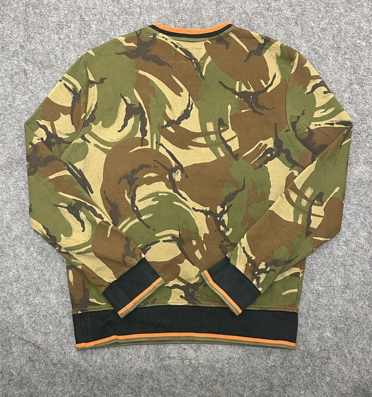 Polo Ralph Lauren Polo Ralph Lauren crewneck sweatshirt featuring a camouflage Size US S / EU 44-46 / 1 - 5 Thumbnail