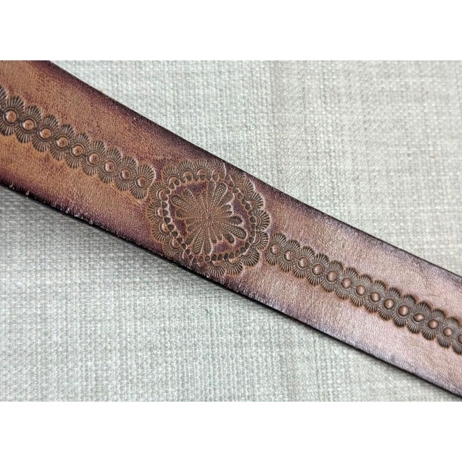 Vintage VINTAGE Leegin Western Belt 32 Brown Leather Tooled Buckle Cowboy Mens XS? Size 32 - 5 Thumbnail