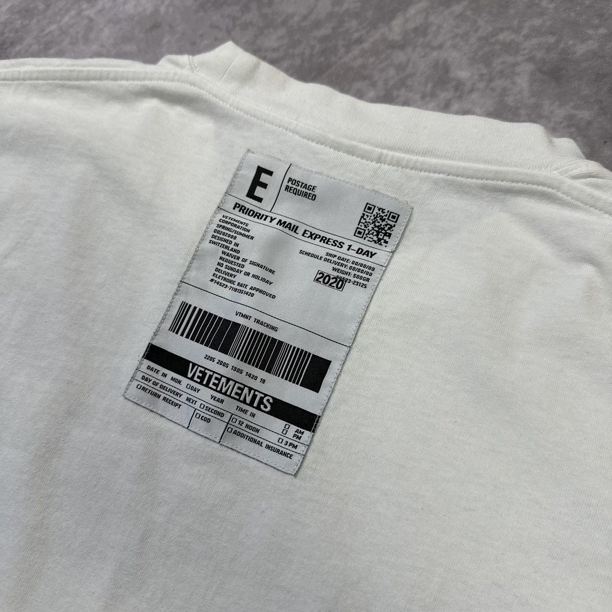 Vetements Vetements Postage White T-Shirt Size US M / EU 48-50 / 2 - 7 Thumbnail