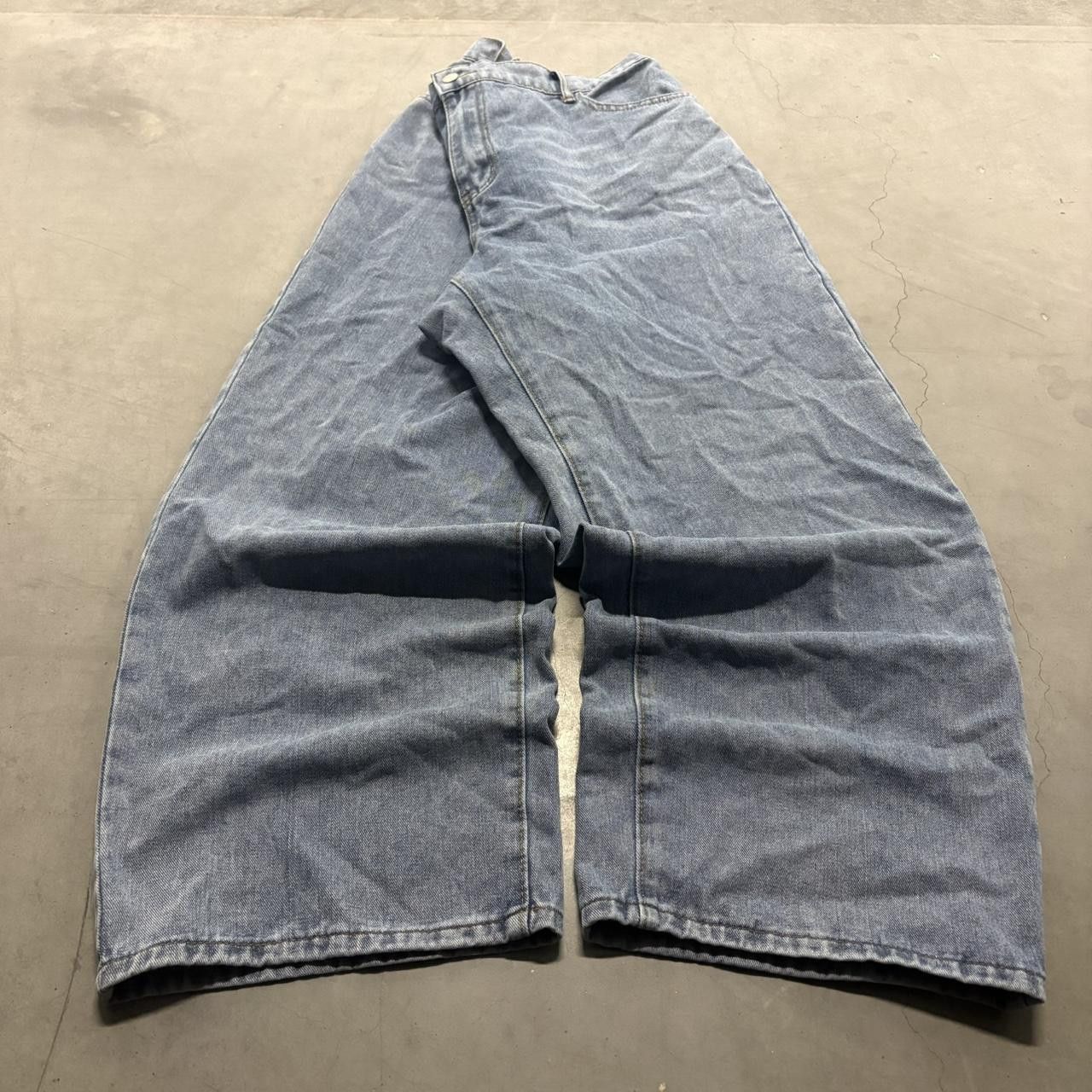 Vintage Crazy Vintage Y2K/2000s Super Baggy Wideleg Streetwear Skater Style Medium Blue Wash Denim Jeans! Size US 36 / EU 52 - 3 Thumbnail