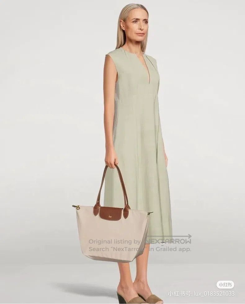 Jil Sander size 34 V-neck sleeveless waist dress
