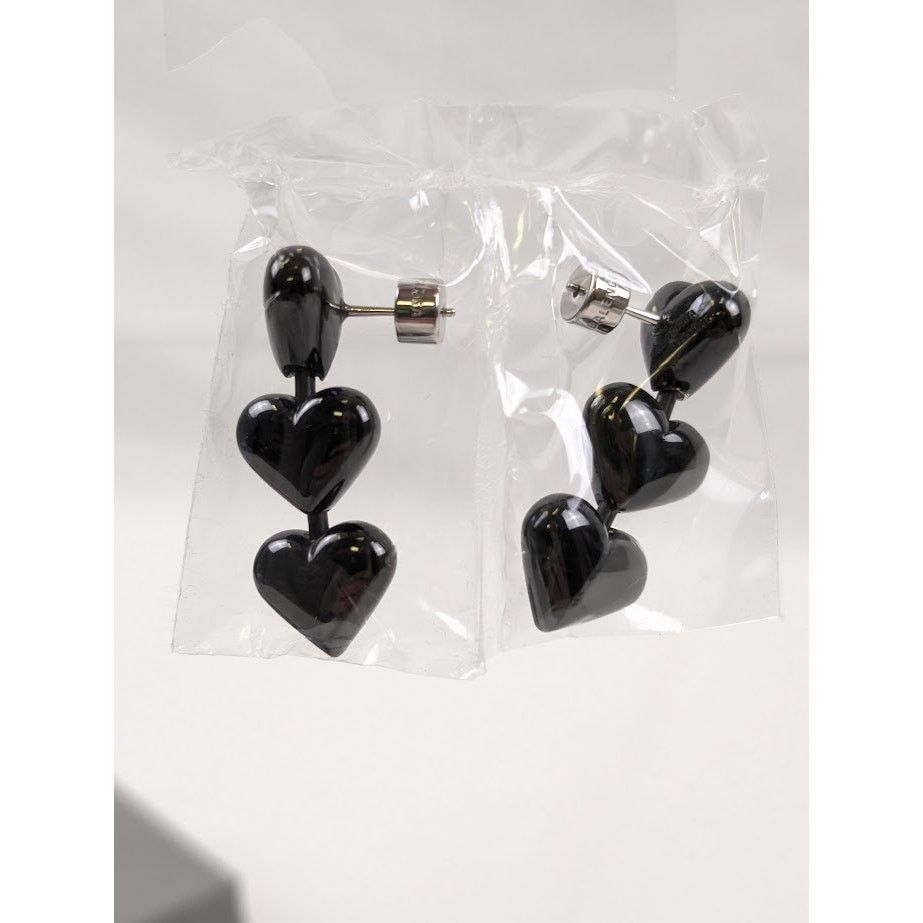 Balenciaga o1rshd1 Q:2 / Size: OS / Heart Earrings in Black Size ONE SIZE - 2 Thumbnail