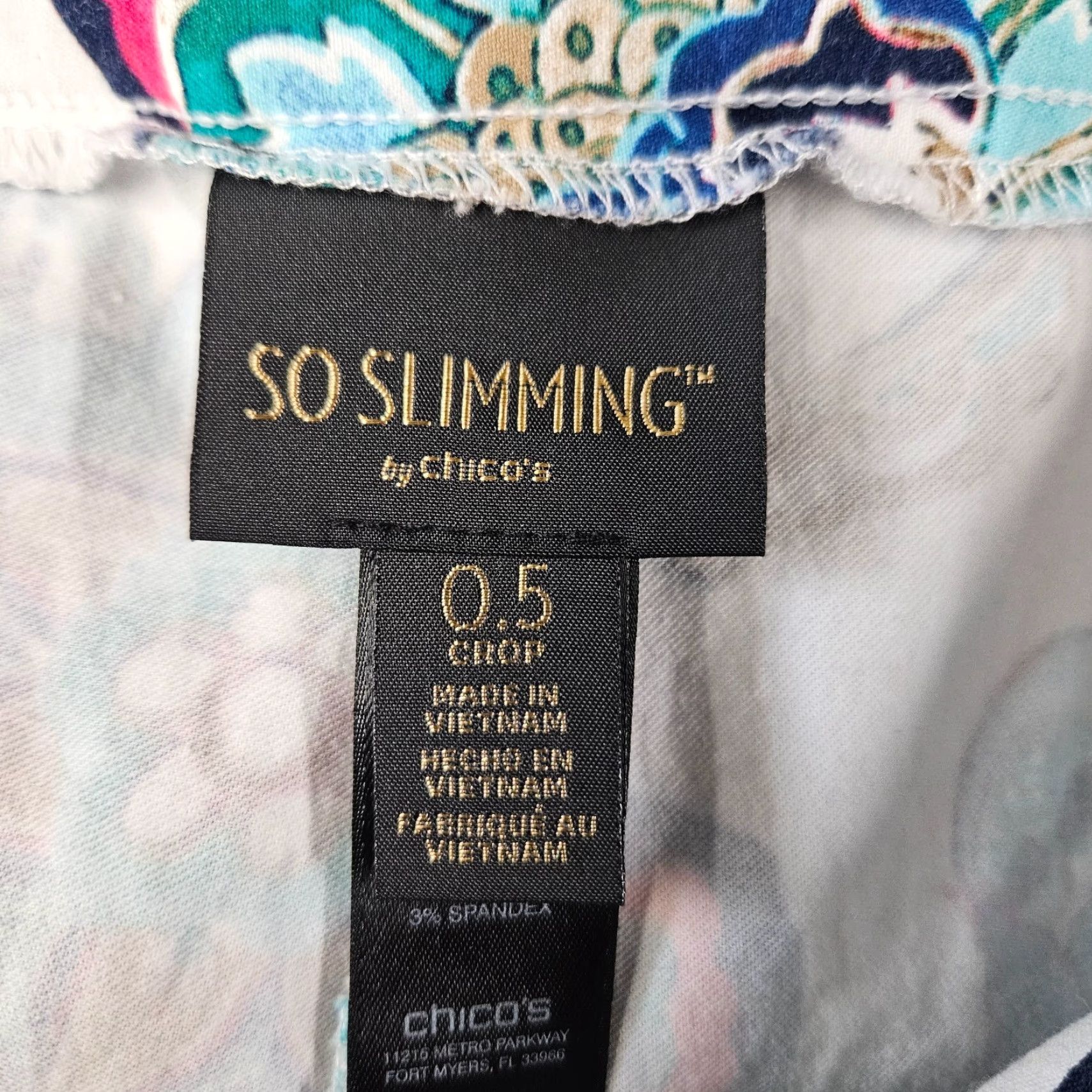 Vintage Chico's Womens So Slimming Crop Pants Sz 6 Blue Pink Floral Pull On Mid Rise Cropped Size 28" / US 6 / IT 42 - 7 Thumbnail