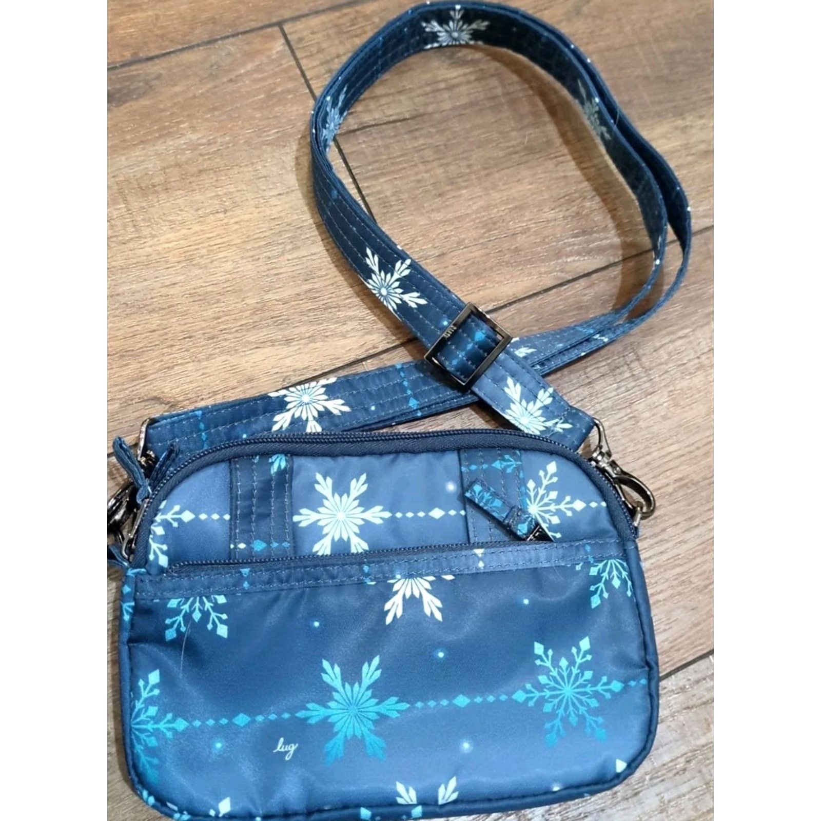 Vintage Lug Crossbody Bag Convertible Belt Bag Small Blue Winter Snowflake Paws Pattern Size ONE SIZE - 3 Thumbnail