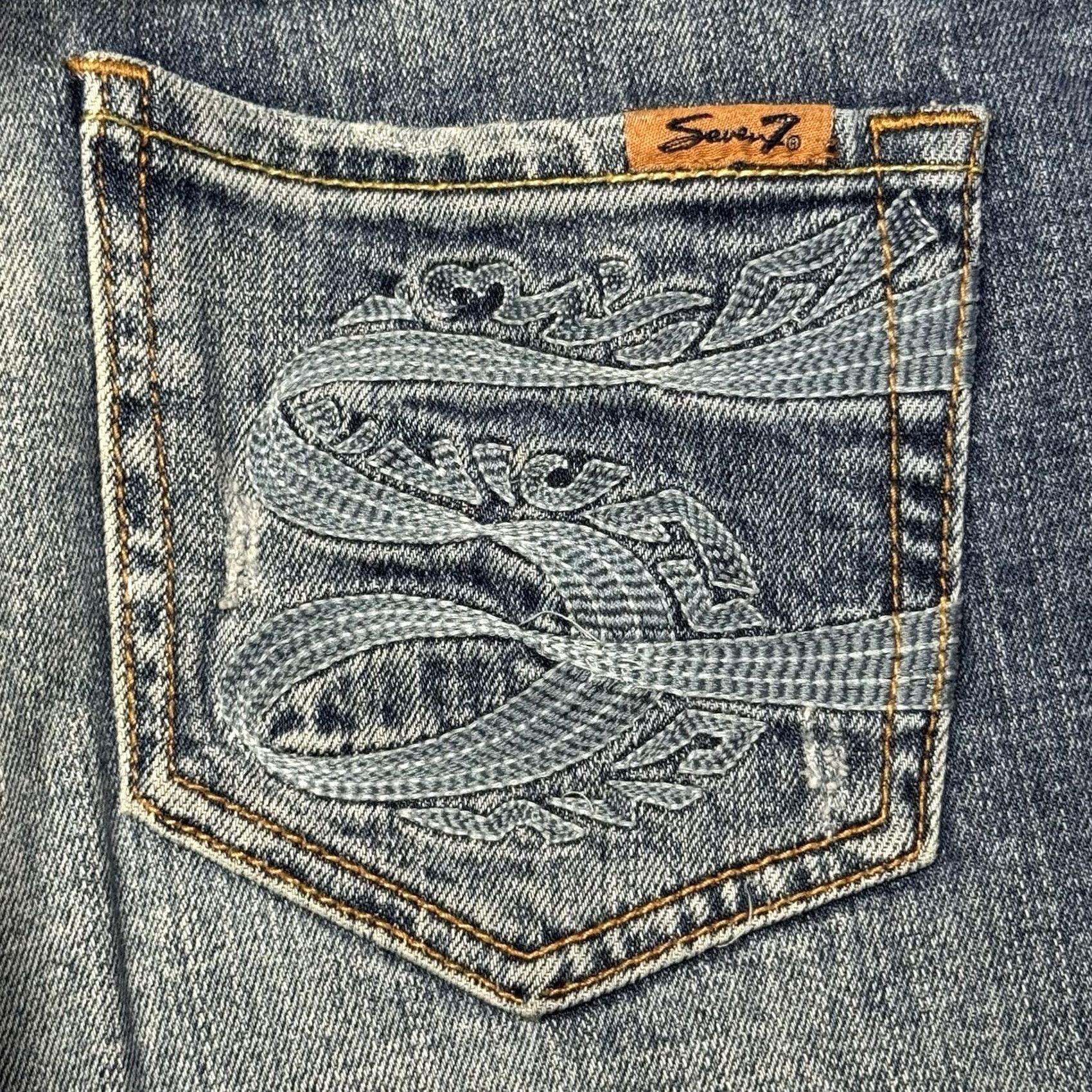7 For All Mankind 7 For All Mankind Dojo Jeans Flared Wide Leg Low Rise 30x32 Blue Cotton Denim Embroidered Back Pocket Womens Jeans Size 30" / US 8 / IT 44 - 4 Thumbnail