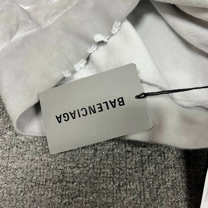 Balenciaga Balenciaga Rainbow Graffiti Logo Hoodie 2502-Nextarrow Size US M / EU 48-50 / 2 - 7 Thumbnail