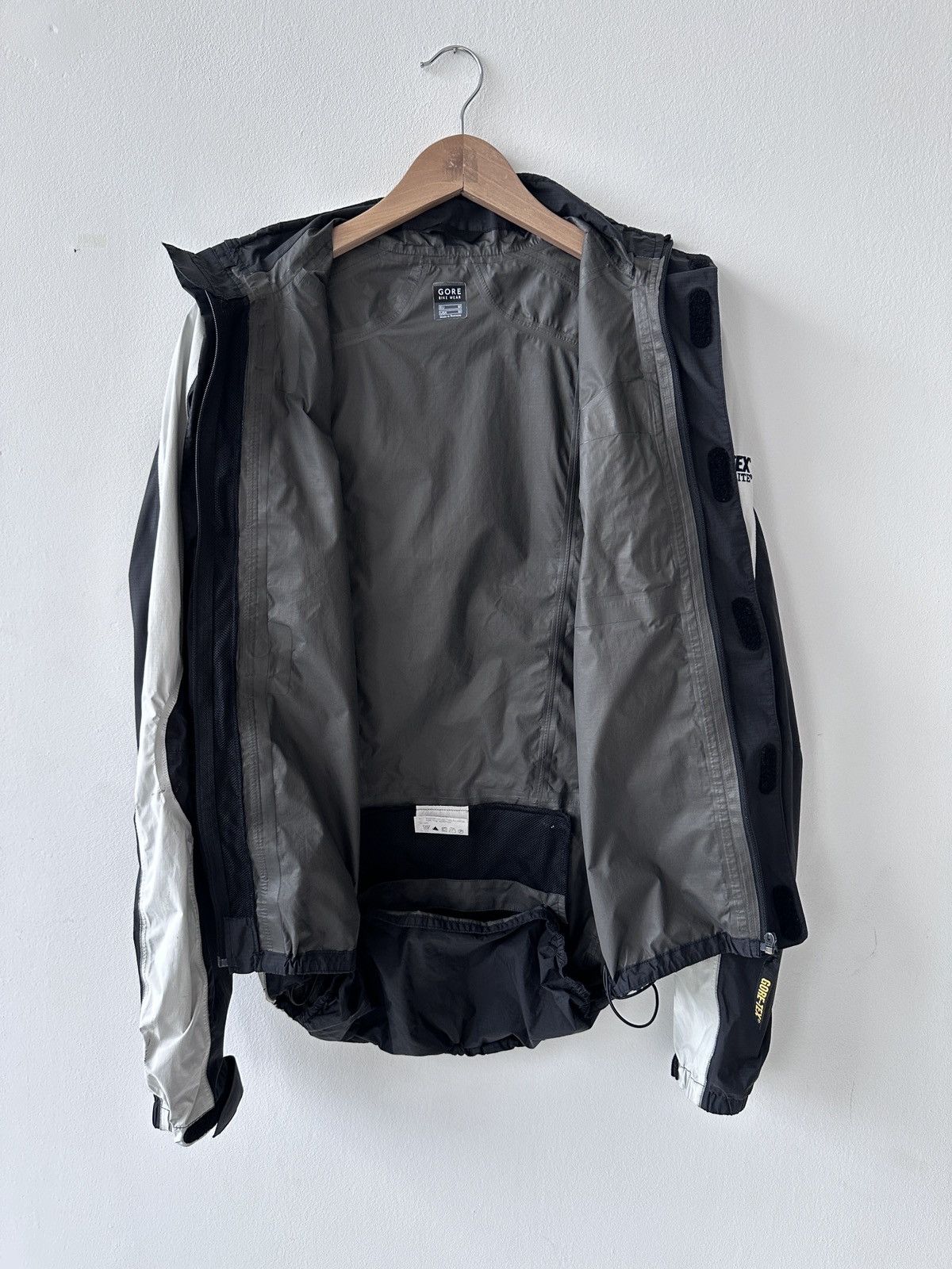GOREWEAR × Goretex Gore Bike Wear gore Tex jacket Size US M / EU 48-50 / 2 - 15 Thumbnail