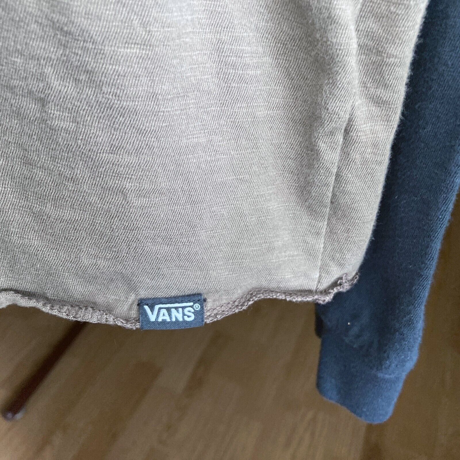 Vans VANS Raglan Baseball Shirt Large Brown Long-Sleeve Crew Neck Size US L / EU 52-54 / 3 - 4 Thumbnail