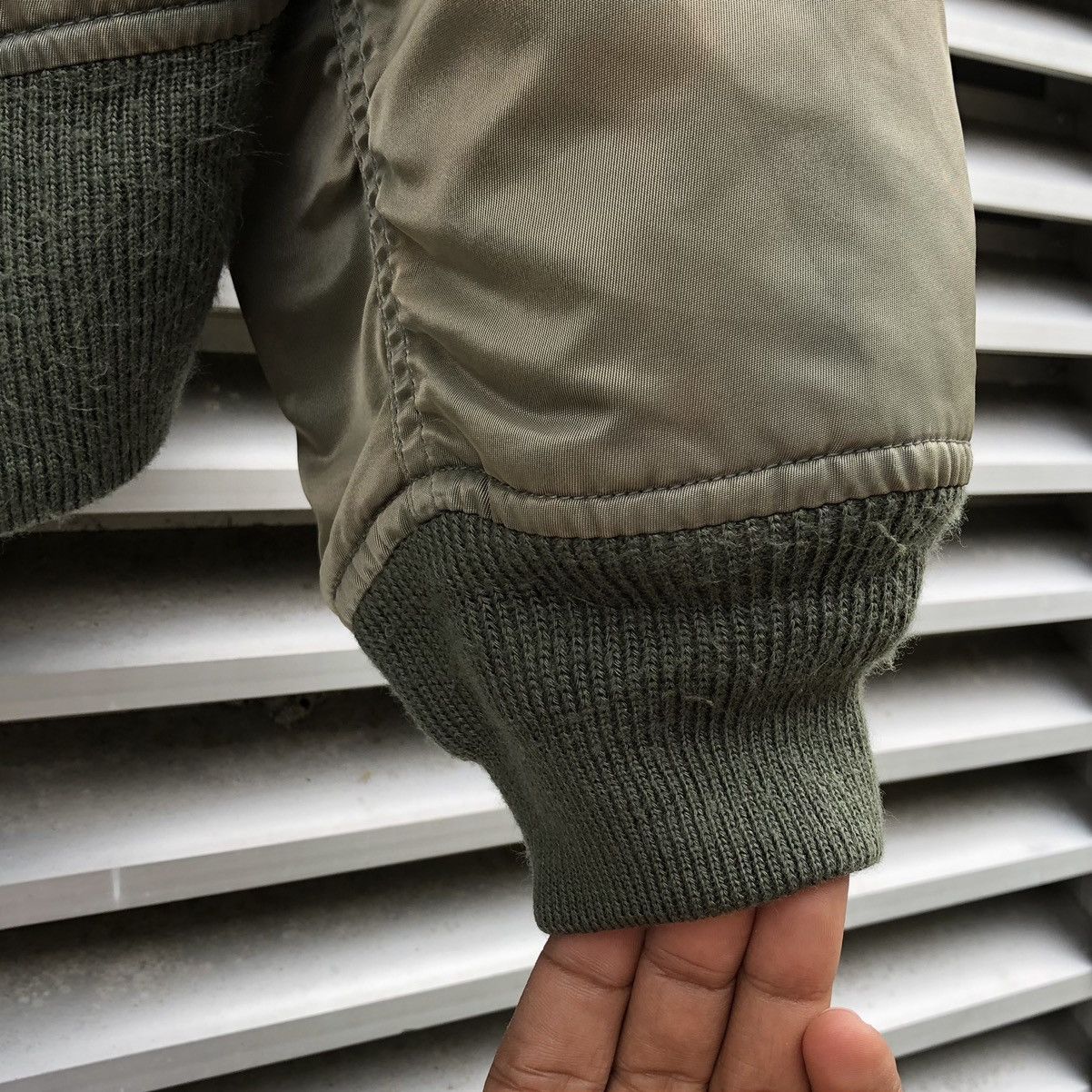Vintage Vintage Sun Faded Ma-1 Bomber Jacket By Uniqlo Size US L / EU 52-54 / 3 - 10 Thumbnail
