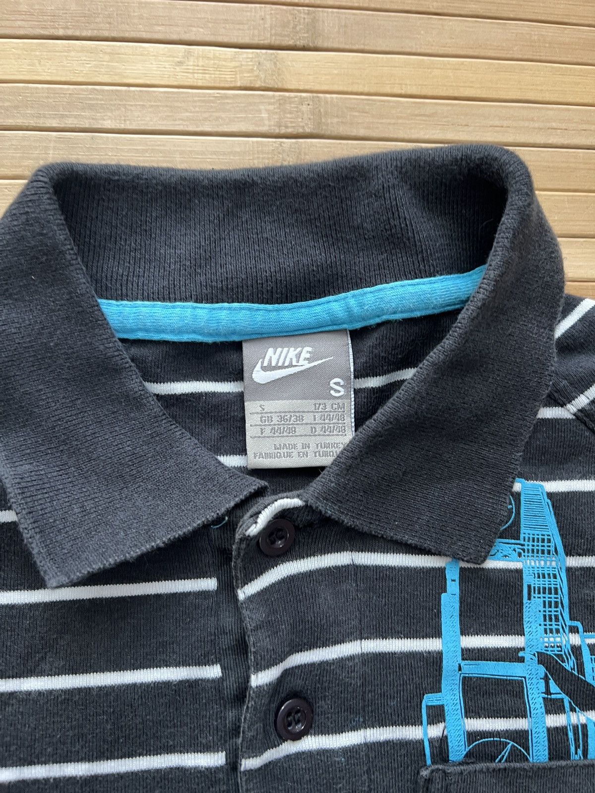 Nike Vintage Nike Y2K Polo Tshirt Size US XS / EU 42 / 0 - 3 Thumbnail