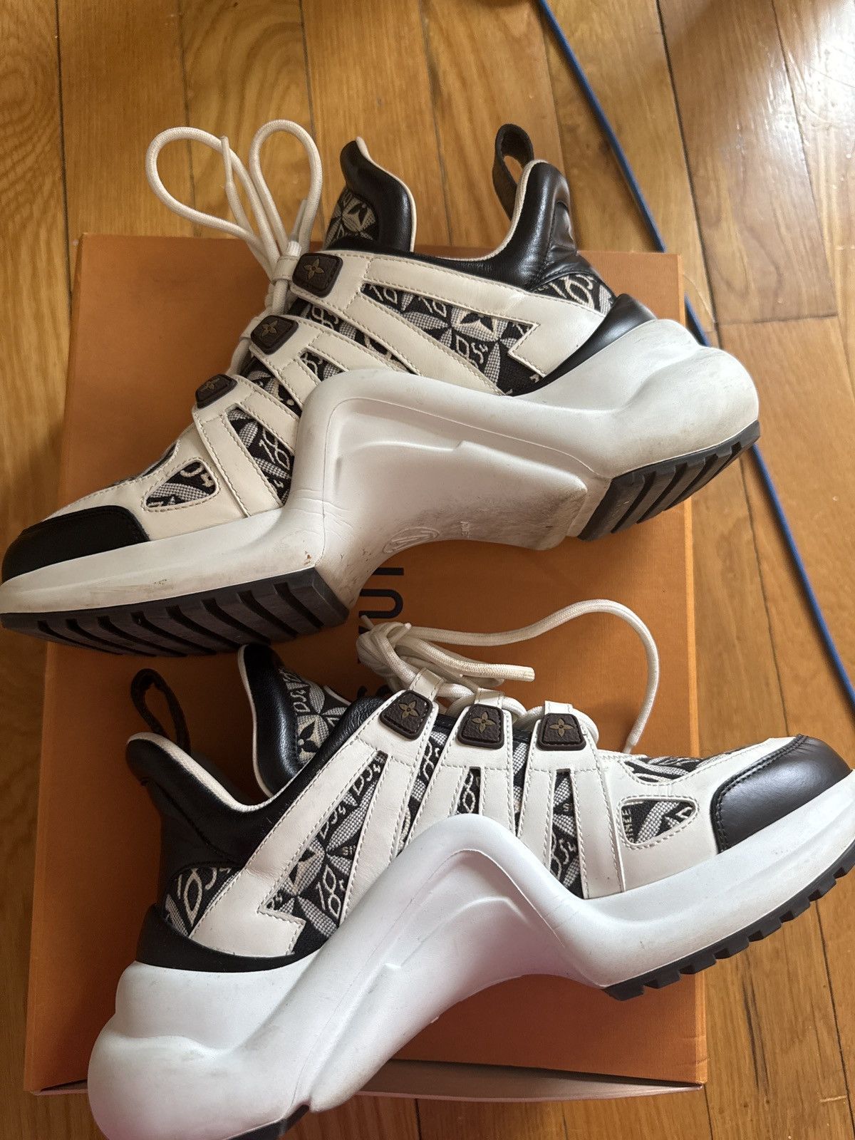 Louis Vuitton LV trainer sneakers Size US 9 / IT 39 - 5 Thumbnail