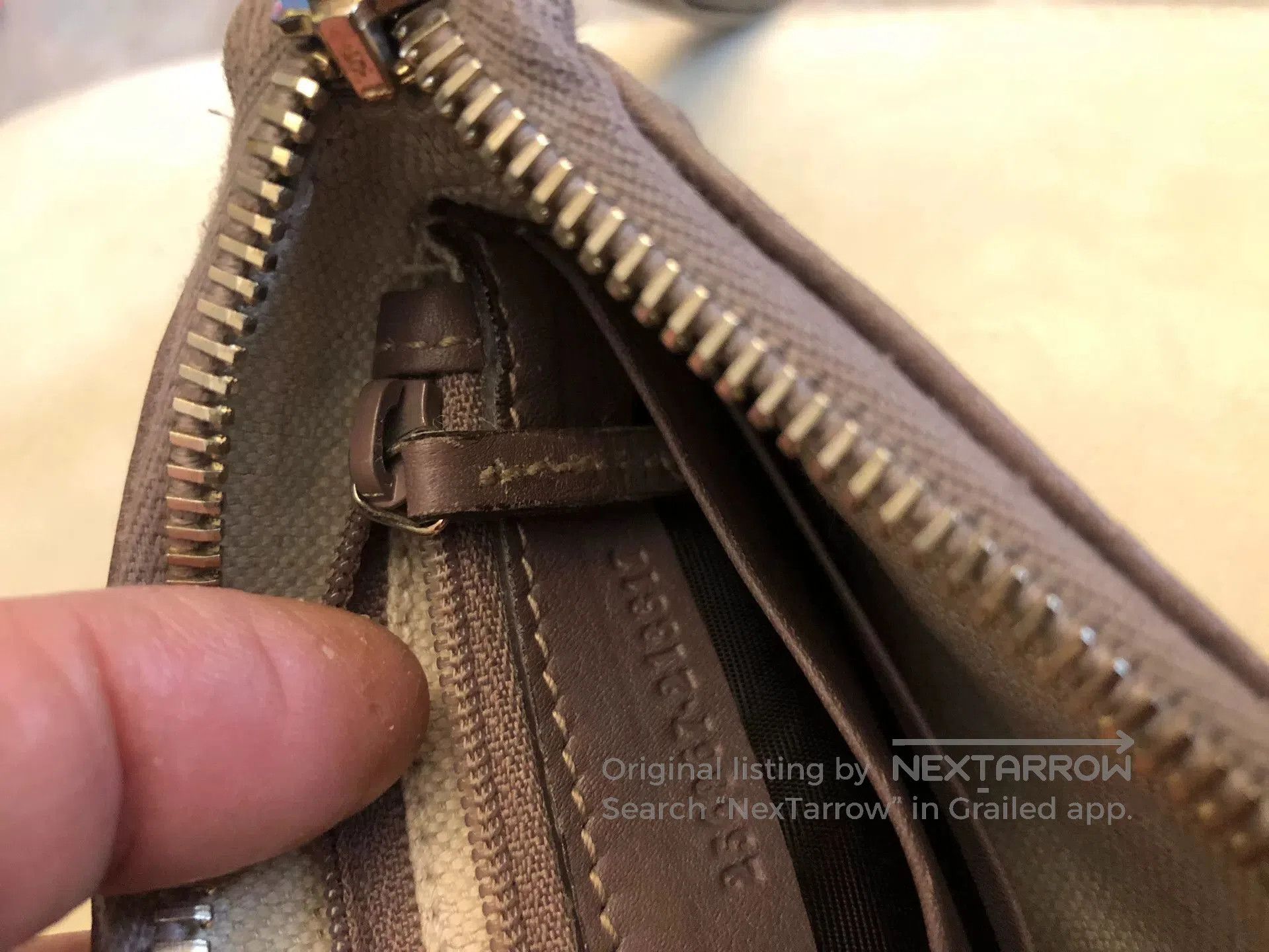 Gucci Gucci Leather Clutch Wristlet Bag. Size ONE SIZE - 8 Thumbnail