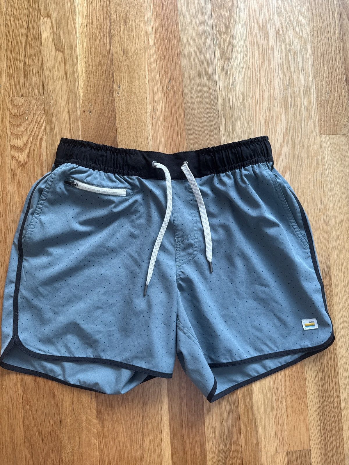 Vuori Vuori 5" Banks Shorts Size US 29 - 1 Thumbnail