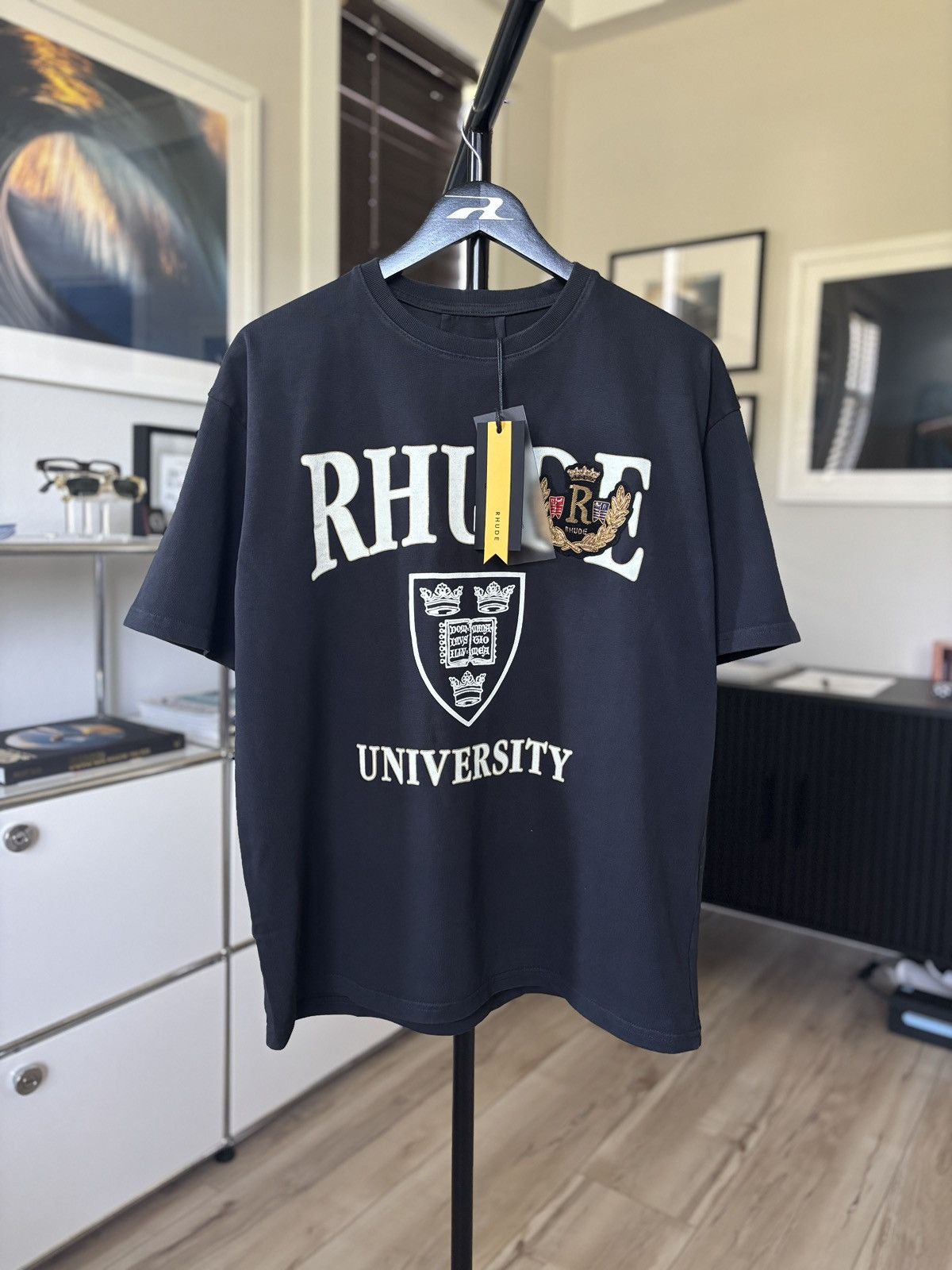 Rhude SOLD OUT - RHUDE UNIVERSITY LOGO TEE Size US S / EU 44-46 / 1 - 5 Thumbnail