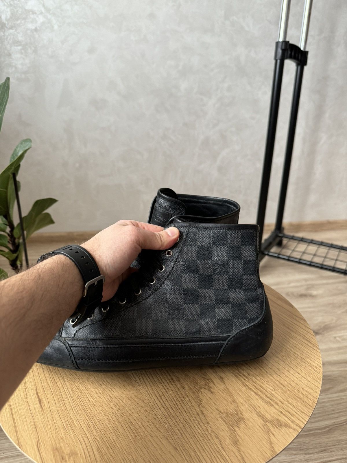 Louis Vuitton Louis Vuitton Damier Leather High Top Sneakers Size US 9 / EU 42 - 2 Thumbnail