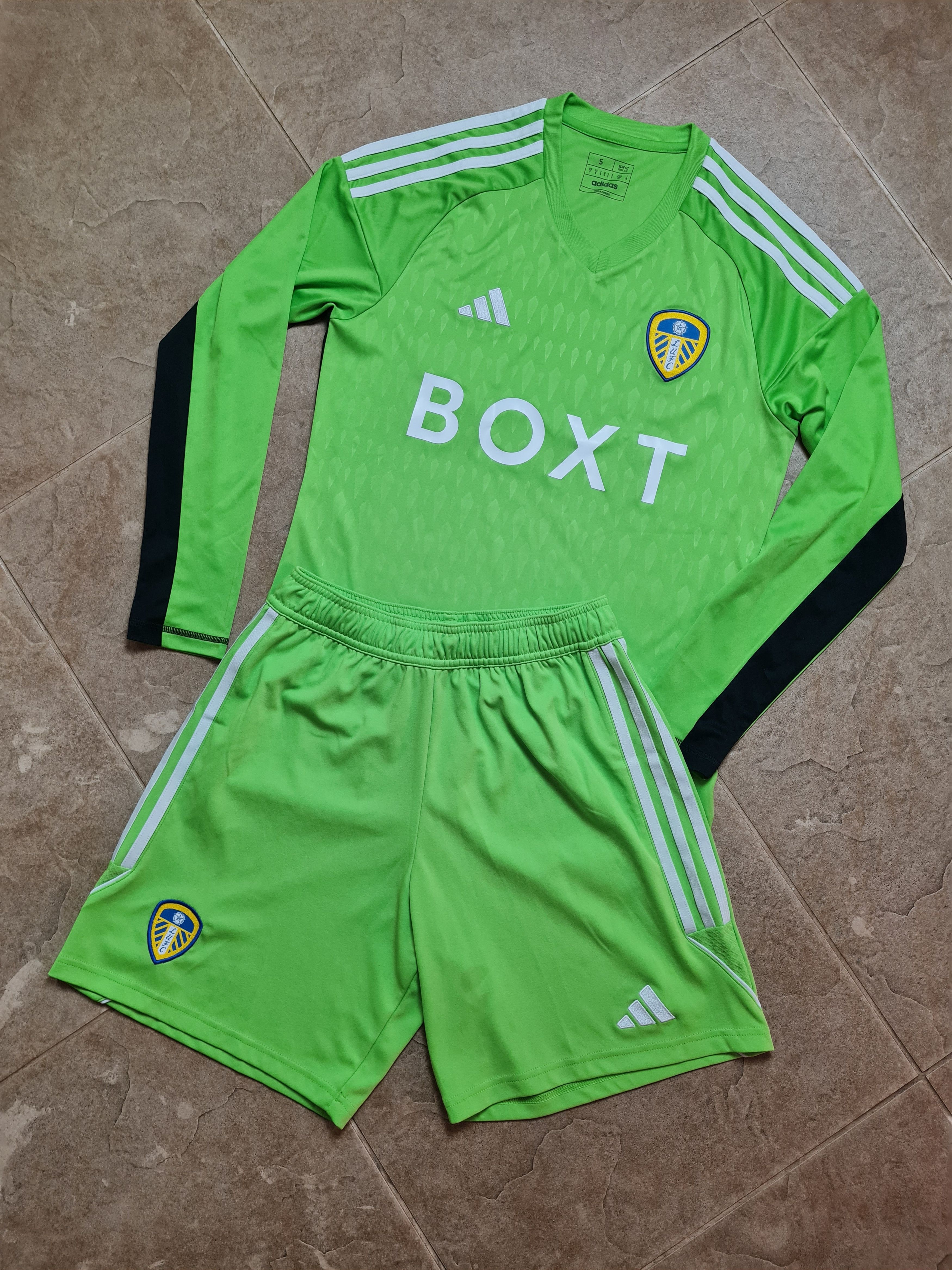 Adidas Leeds United Goalkeeper Adidas Long Sleeve Jersey & Shorts Size US S / EU 44-46 / 1 - 1 Thumbnail