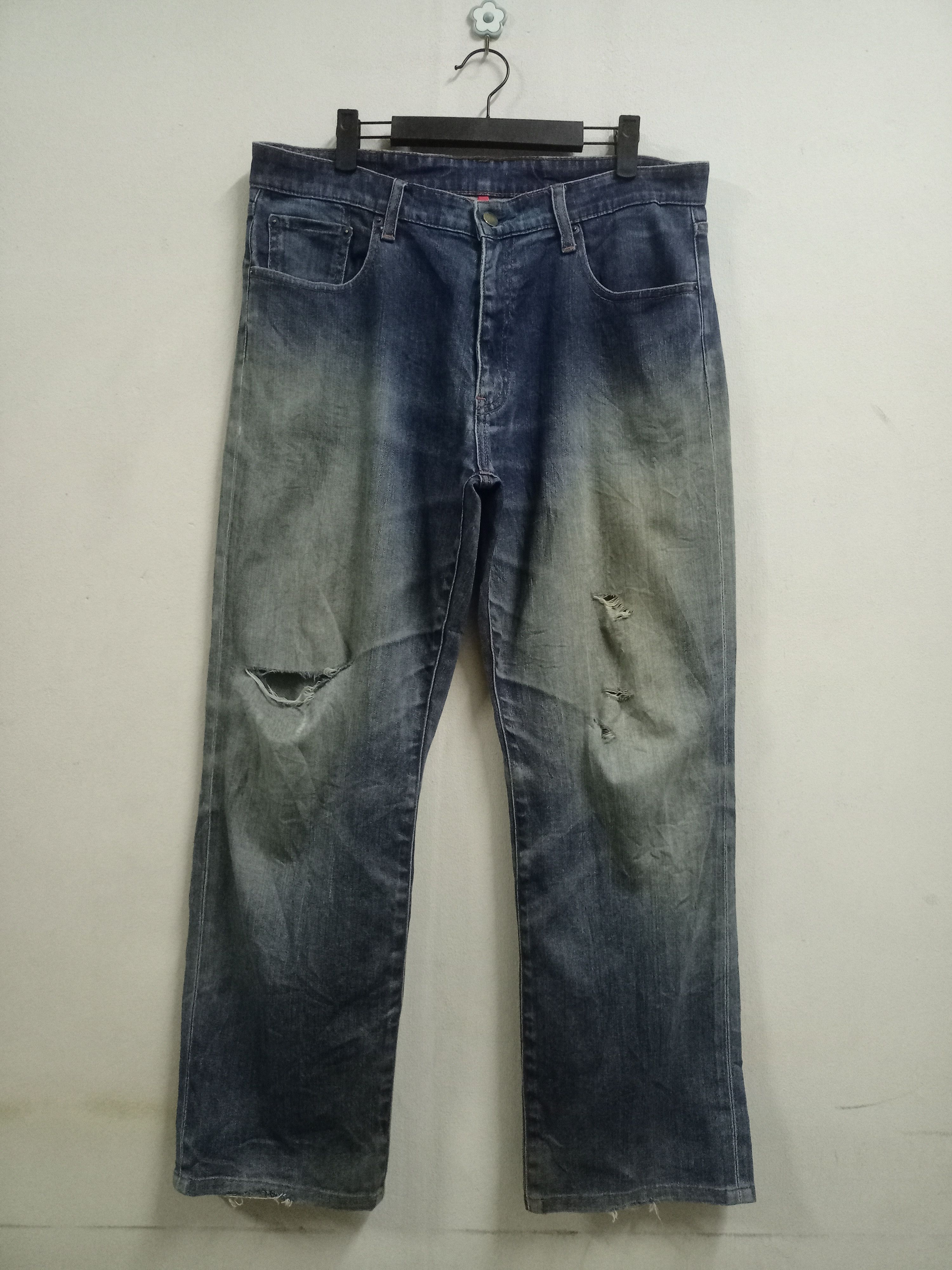 Japanese Brand × Uniqlo Vintage Japanese Uniqlo Mud Wash Baggy Jeans 35x29 Size US 35 - 1 Thumbnail