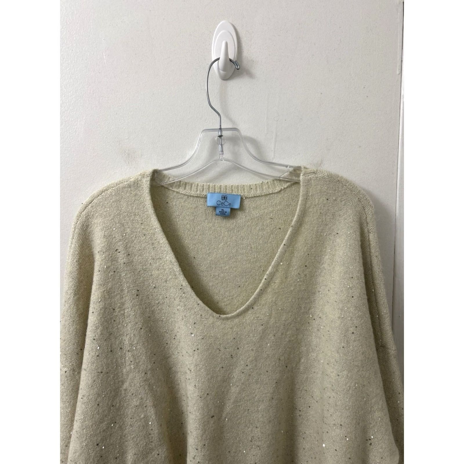 Vintage VINTAGE CeCe Sweater Womens XL Beige V-Neck Sequin Knit Drop Shoulder Pullover L/S NWT Size XL / US 12-14 / IT 48-50 - 2 Thumbnail