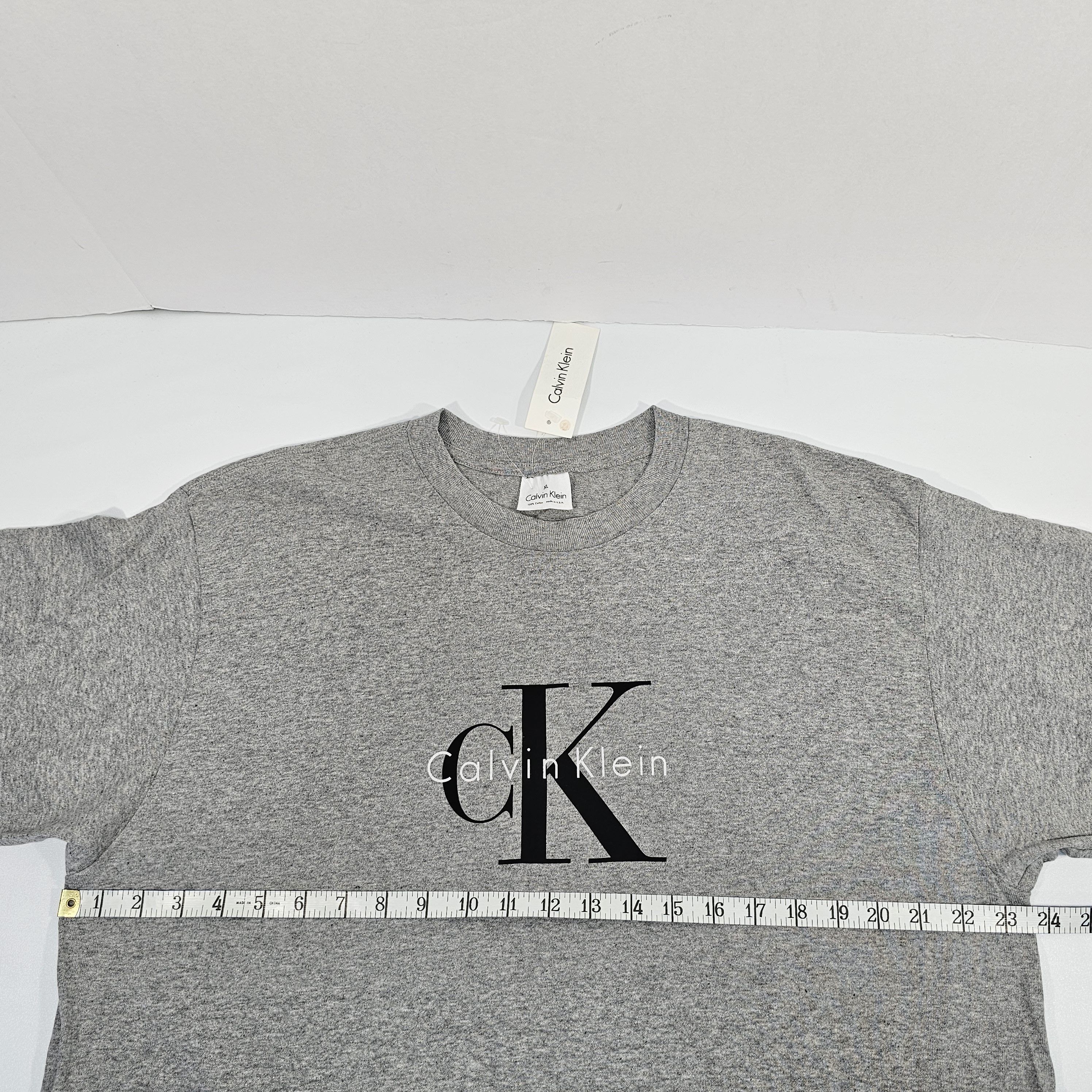 Calvin Klein Vintage Y2K Calvin Klein Logo Heather Gray Graphic T-Shirt Size US XL / EU 56 / 4 - 6 Thumbnail