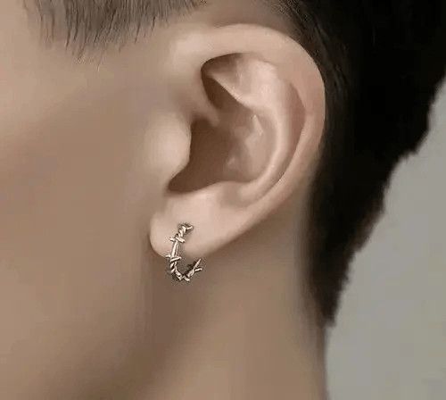 Vintage Gothic Silver Thorns Hoops Earring (1 pair) Size ONE SIZE - 4 Thumbnail