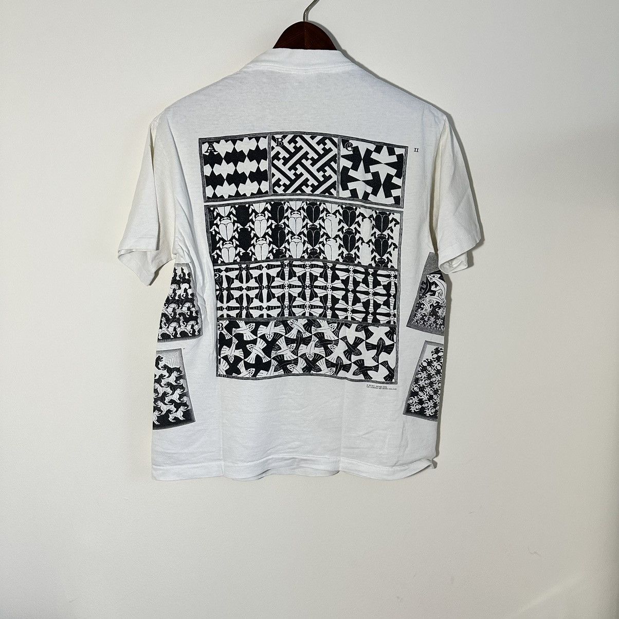 Vintage Vintage 1990 M.C. Escher Tee Single Stitch Size M AOP Size US S / EU 44-46 / 1 - 2 Thumbnail