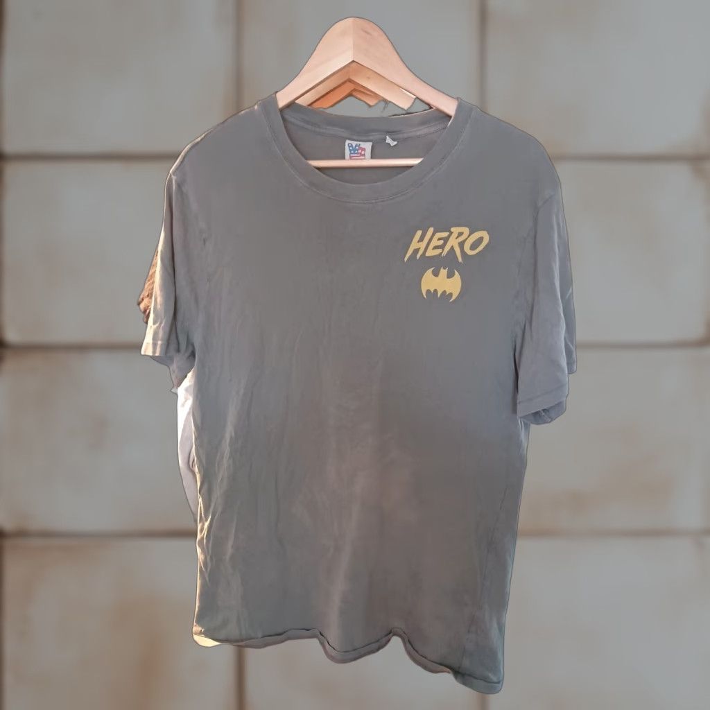 Junk Food VINTAGE Junk Food Batman Hero T-shirt Mens M Gray Stone Wash Shirt Size US M / EU 48-50 / 2 - 1 Thumbnail