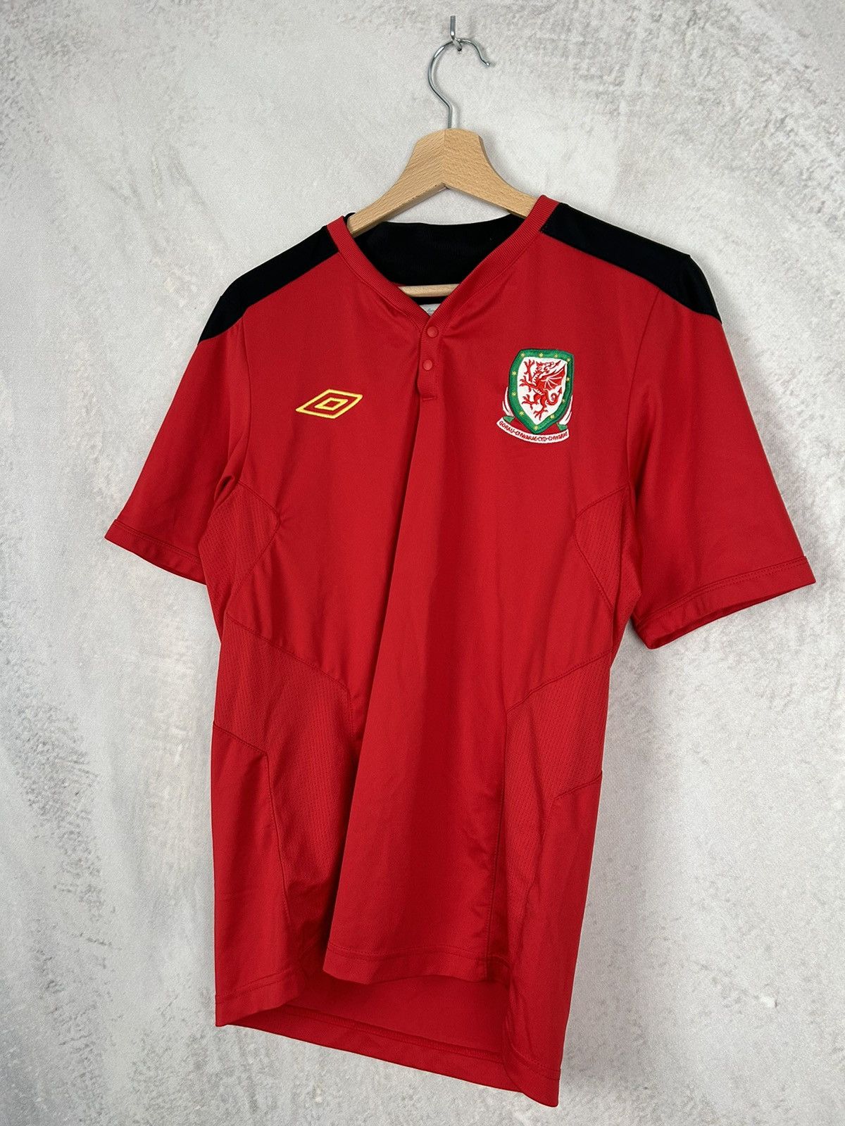 Vintage Vintage Wales Soccer Jersey Football Rare Hype Retro 90s Size US S / EU 44-46 / 1 - 2 Thumbnail