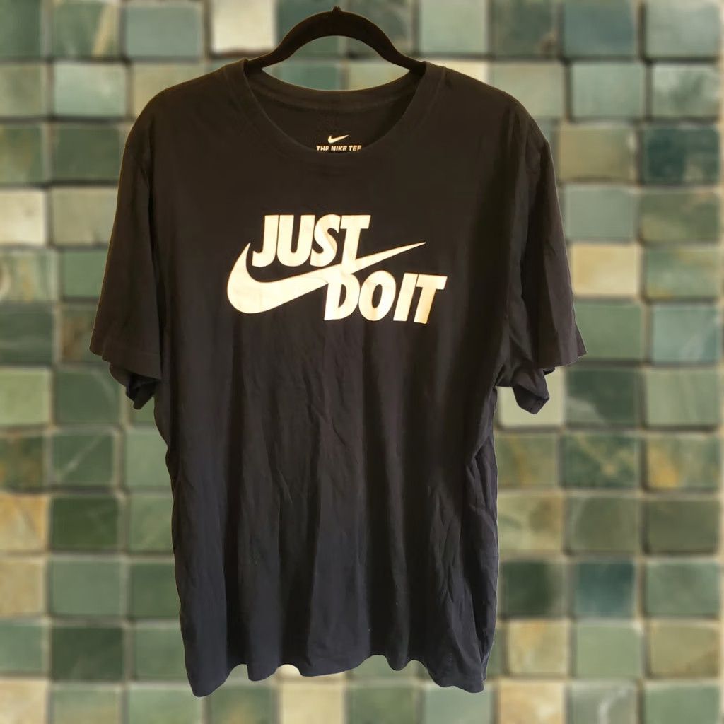 Nike Nike Shirt Mens XL Black The Nike Tee Short Sleeve Just Do It Swoosh Logo Crew Size US XL / EU 56 / 4 - 1 Thumbnail