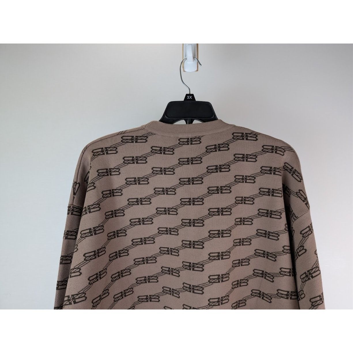 Balenciaga o1rshd1 Monogram Crewneck Sweater in Beige/Brown Size US XL / EU 56 / 4 - 10 Thumbnail