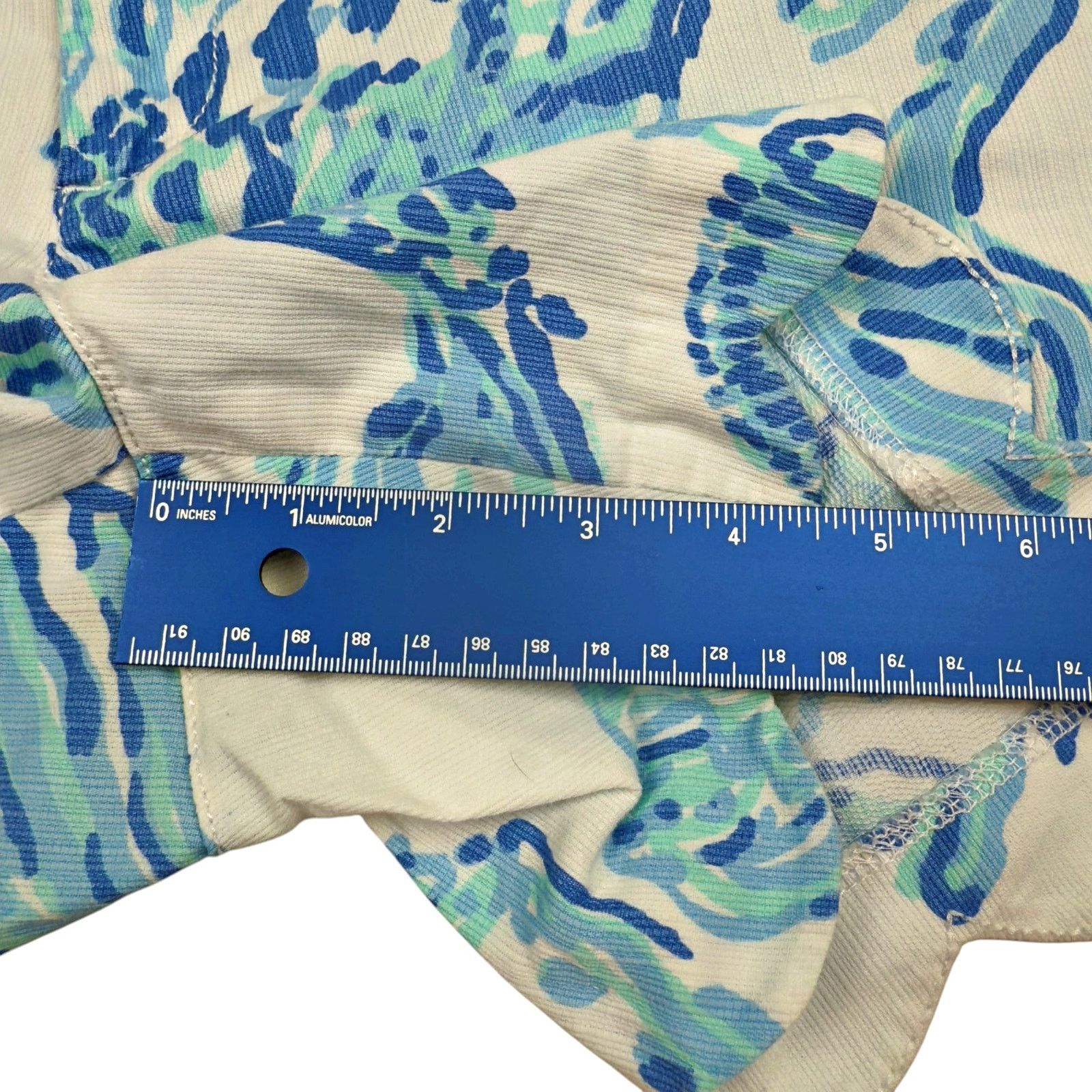 Lilly Pulitzer Lilly Pulitzer Buttercup Scalloped Short Blue & White Shell Size 26" / US 2 / IT 38 - 9 Thumbnail