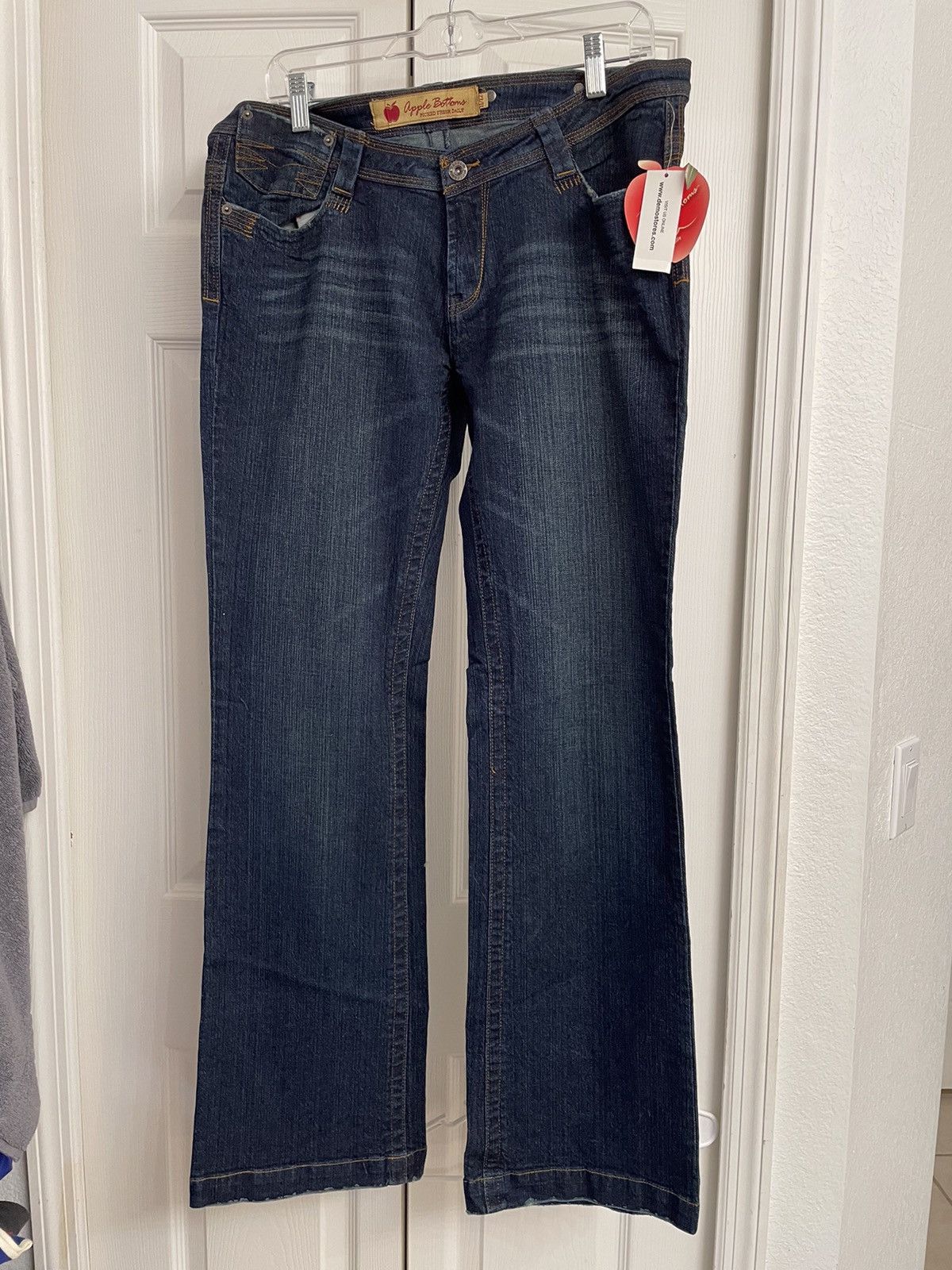 Vintage Vintage Apple Bottoms Embroidered Embellished FlareLeg Jeans Size 34" / US 12 / IT 48 - 1 Thumbnail
