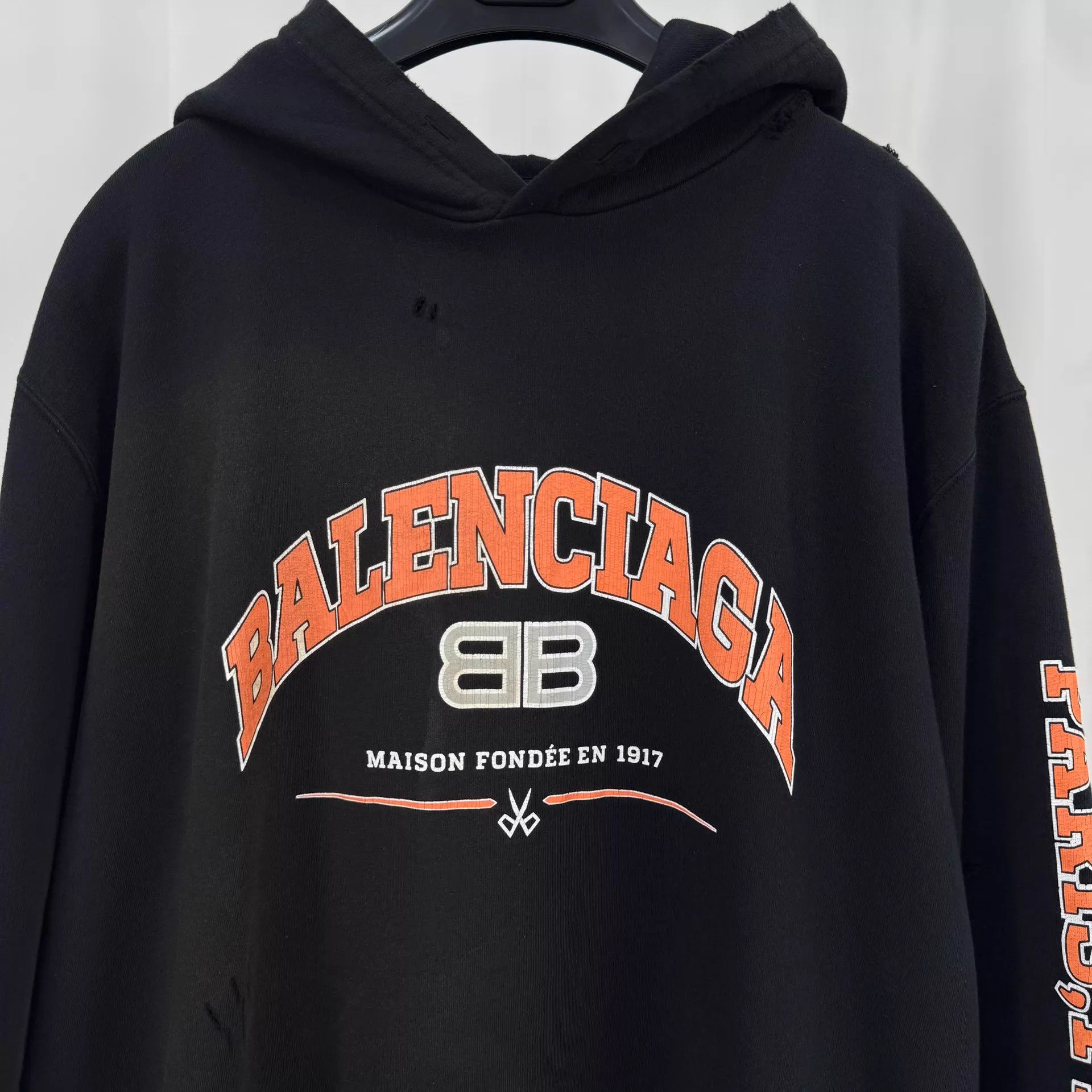 Balenciaga Balenciaga Distressed Printed Ripped Hoodie M 98 New Size US M / EU 48-50 / 2 - 3 Thumbnail