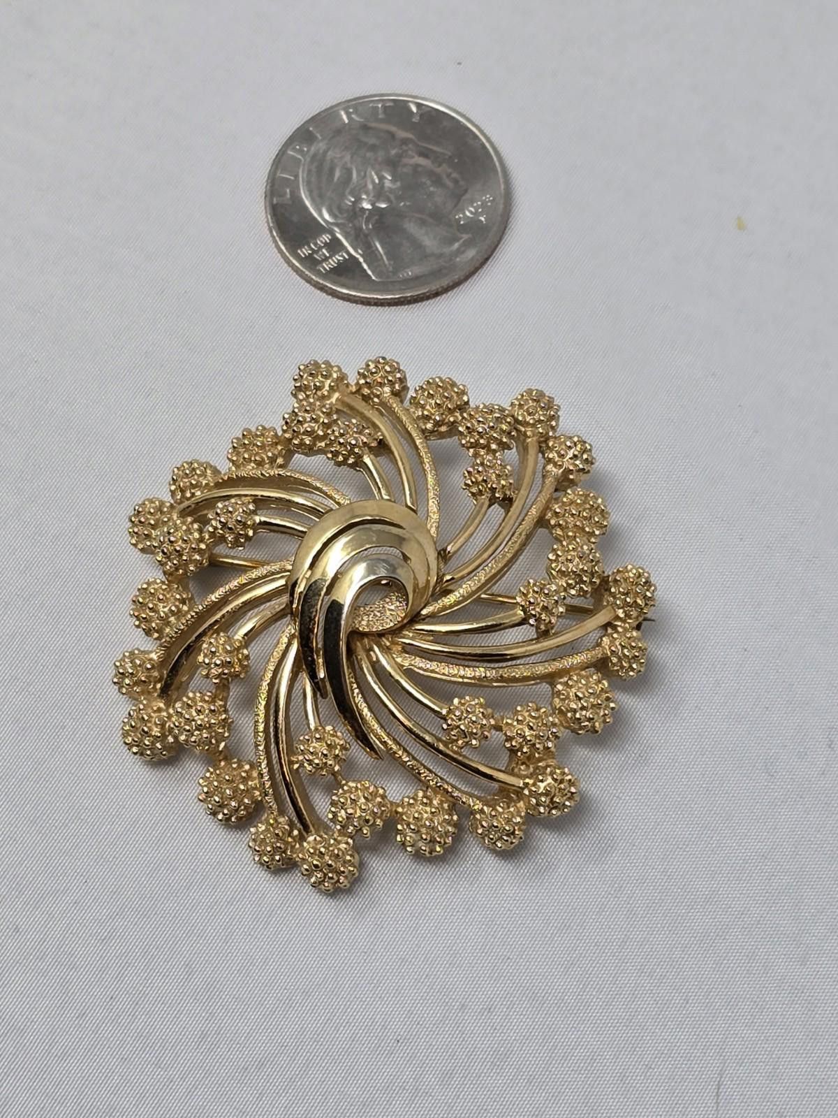 Other Vintage Trifari Goldtone Swirl Pin with Beaded Ball Edges Size ONE SIZE - 4 Thumbnail