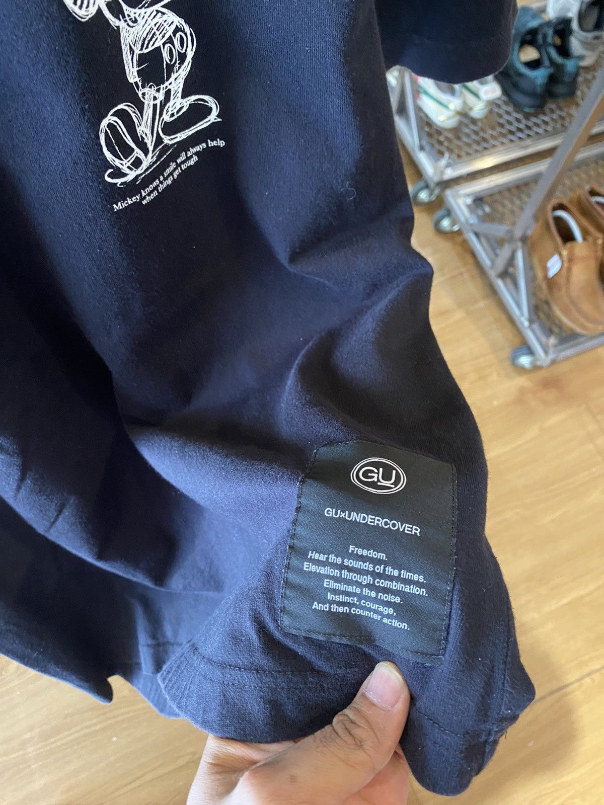 GU × Jun Takahashi × Undercover 🔥 OFFER ME NOW🔥 🔥 GU X Undercover Black Mickey Shirt Size US M / EU 48-50 / 2 - 6 Thumbnail