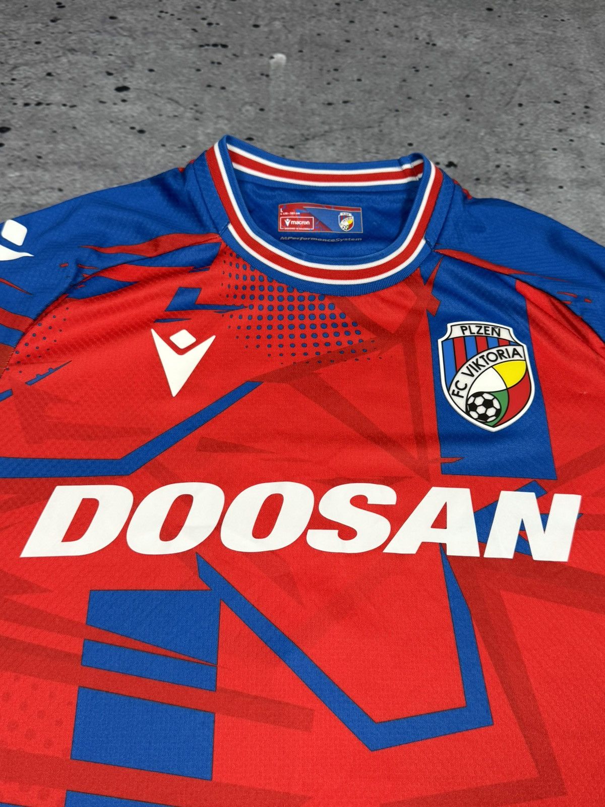 Macron Viktoria Plzen Macron 2024-2025 Football Jersey Size US L / EU 52-54 / 3 - 3 Thumbnail