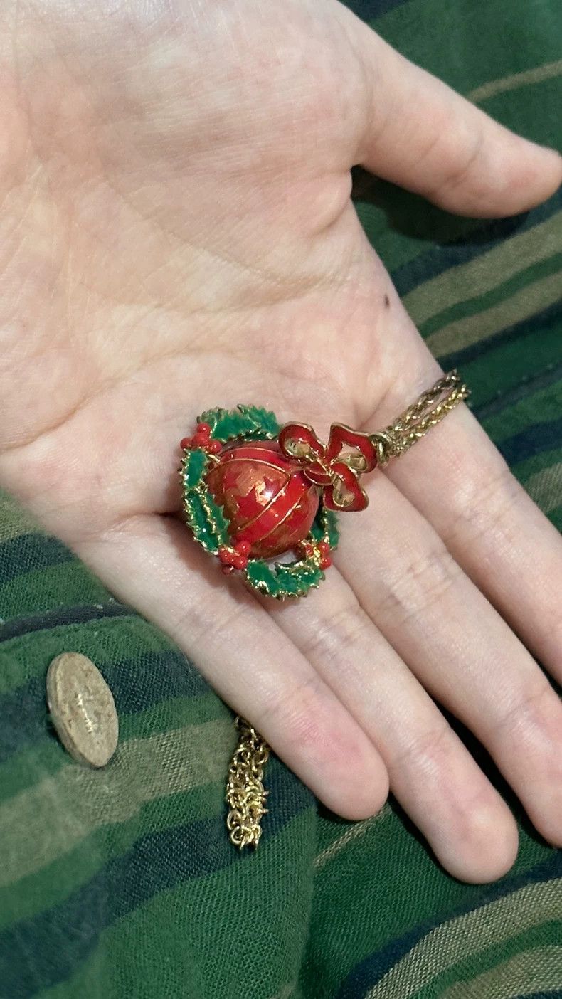 Vivienne Westwood Vivienne Westwood Christmas Limited Edition Orb Large Neck Size ONE SIZE - 6 Thumbnail