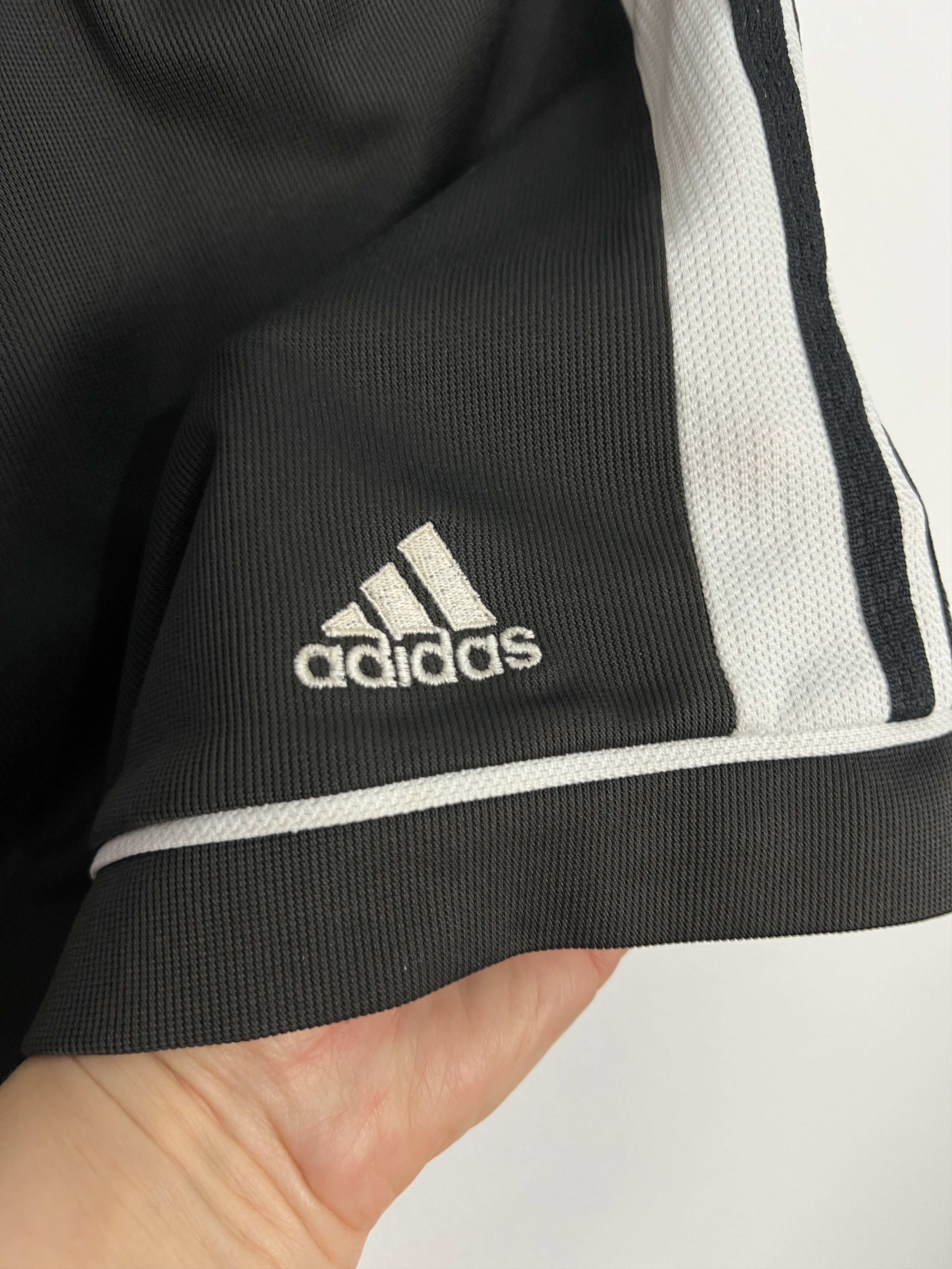 Adidas Vintage 90's Adidas Grasshoppers Football Shorts Soccer Rare Size US 34 / EU 50 - 5 Thumbnail