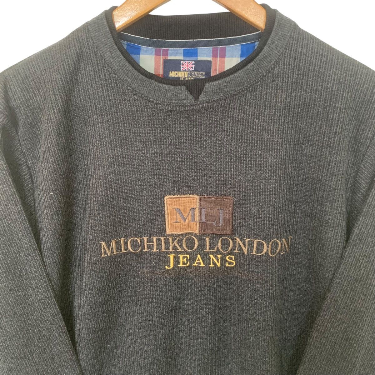 Michiko Koshino London × Vintage Vintage Michiko London Sweatshirt Spell Out Medium Size US M / EU 48-50 / 2 - 2 Thumbnail