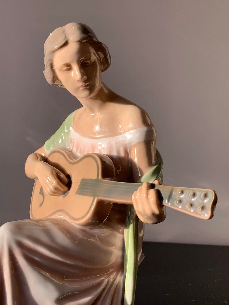 Vintage Vintage Porcelain Figure Guitar Player Germany Marked 1684 Size ONE SIZE - 2 Thumbnail