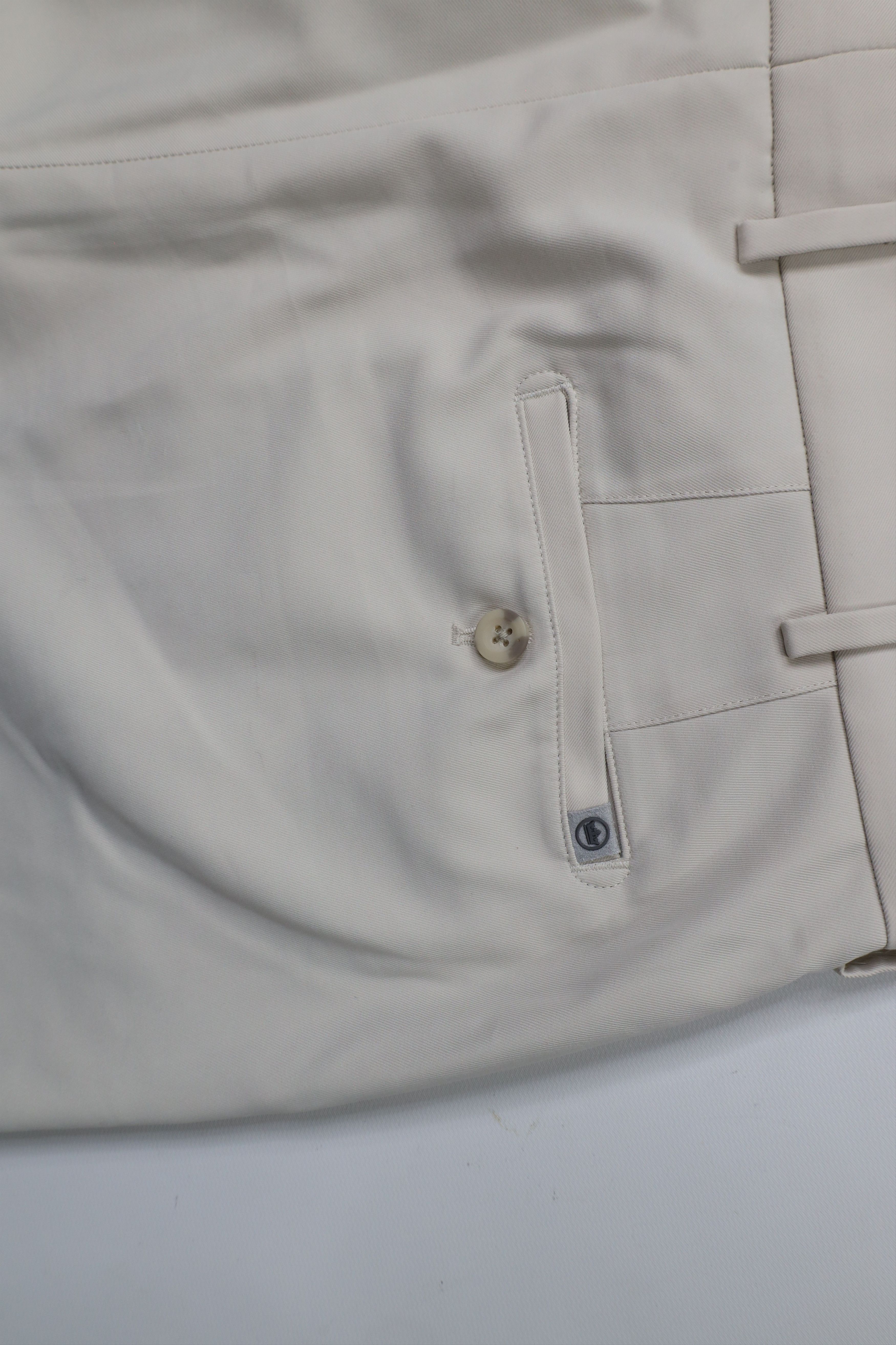 Peter Millar × Vintage Peter Millar Front Tech Above Knee Golf Golfing Chino Shorts Size US 36 / EU 52 - 14 Thumbnail