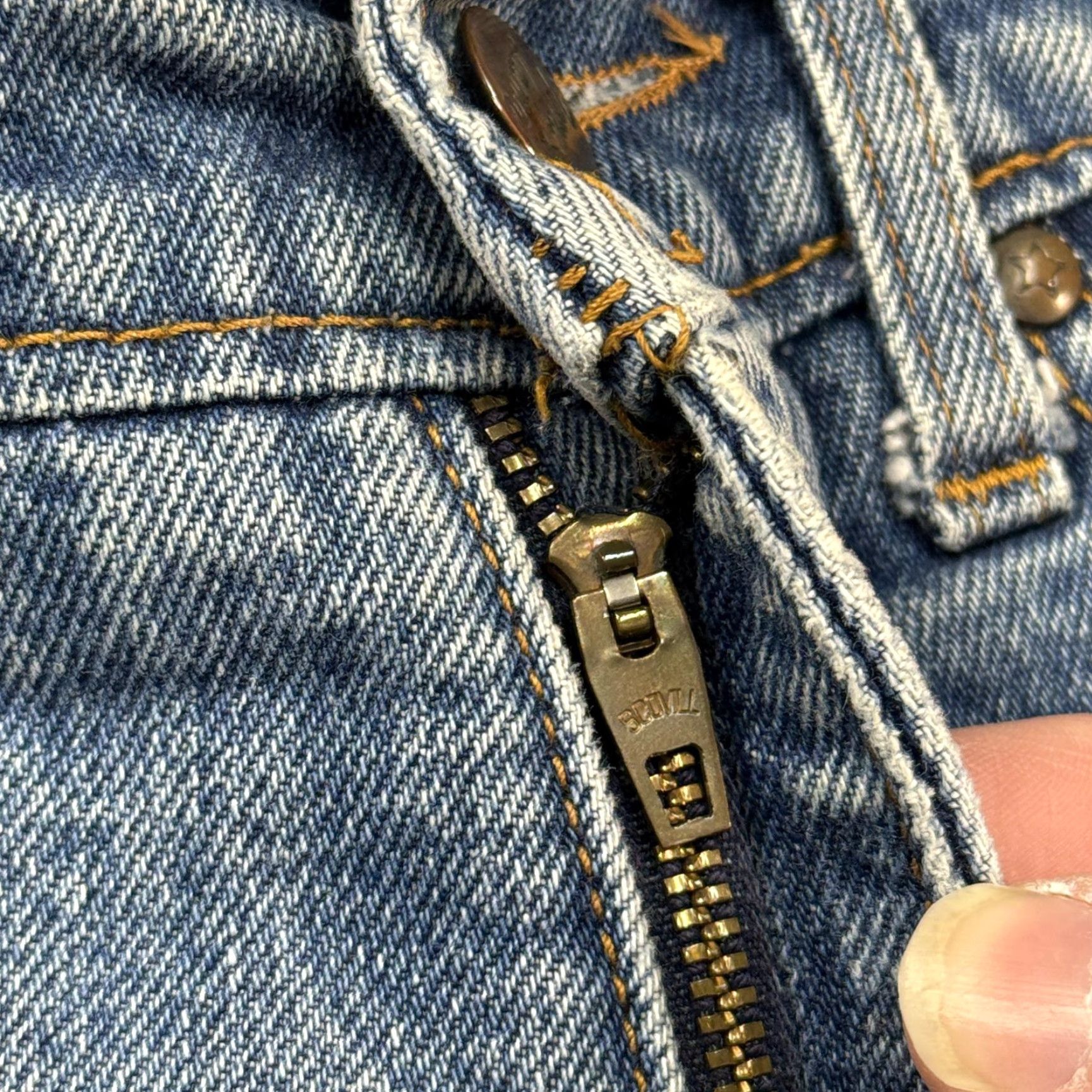 Tony Lama VINTAGE Tony Lama Jeans Womens 9 Blue Denim High Rise Western Cowboy USA 80s Distressed Embroidered Logo Pockets 32in Inseam Mens Women Girls Boys Size 30" / US 8 / IT 44 - 5 Thumbnail